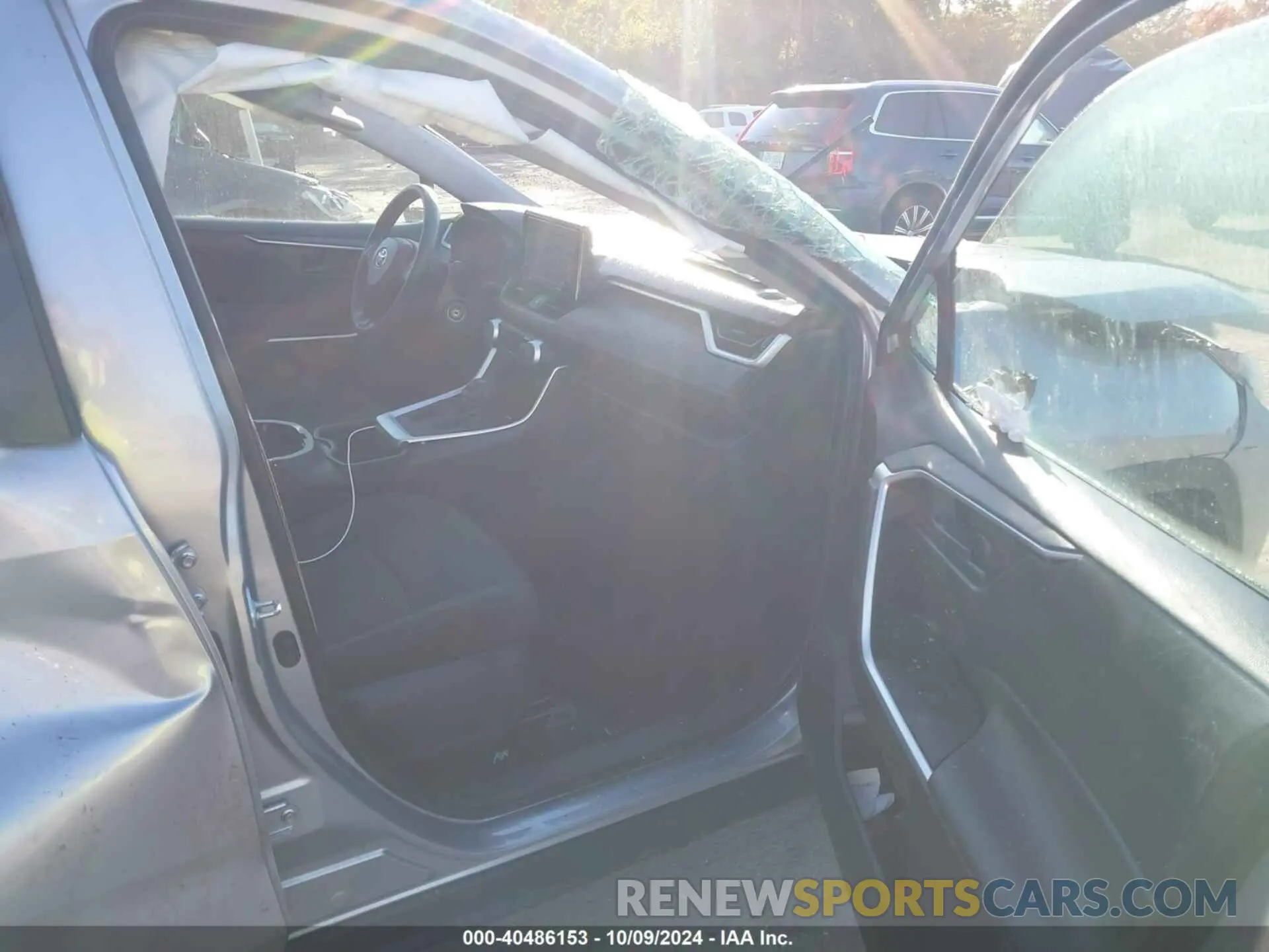 5 Photograph of a damaged car 2T3F1RFV2NC258281 TOYOTA RAV4 2022