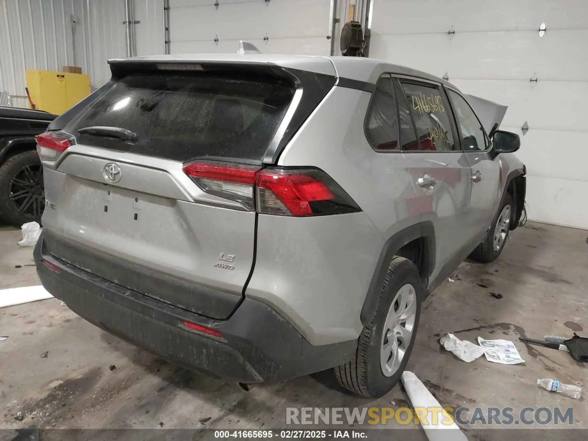 4 Photograph of a damaged car 2T3F1RFV2NW296768 TOYOTA RAV4 2022