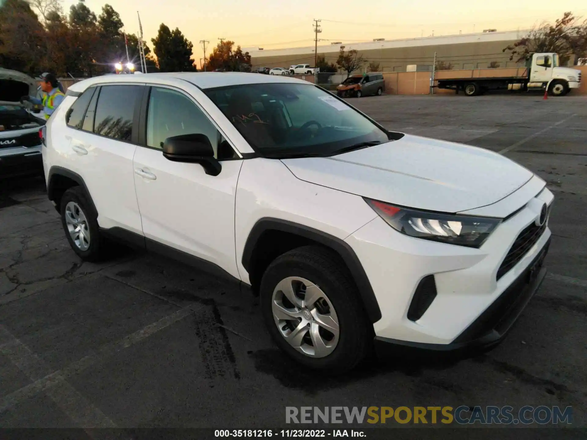 1 Photograph of a damaged car 2T3F1RFV3NC258872 TOYOTA RAV4 2022