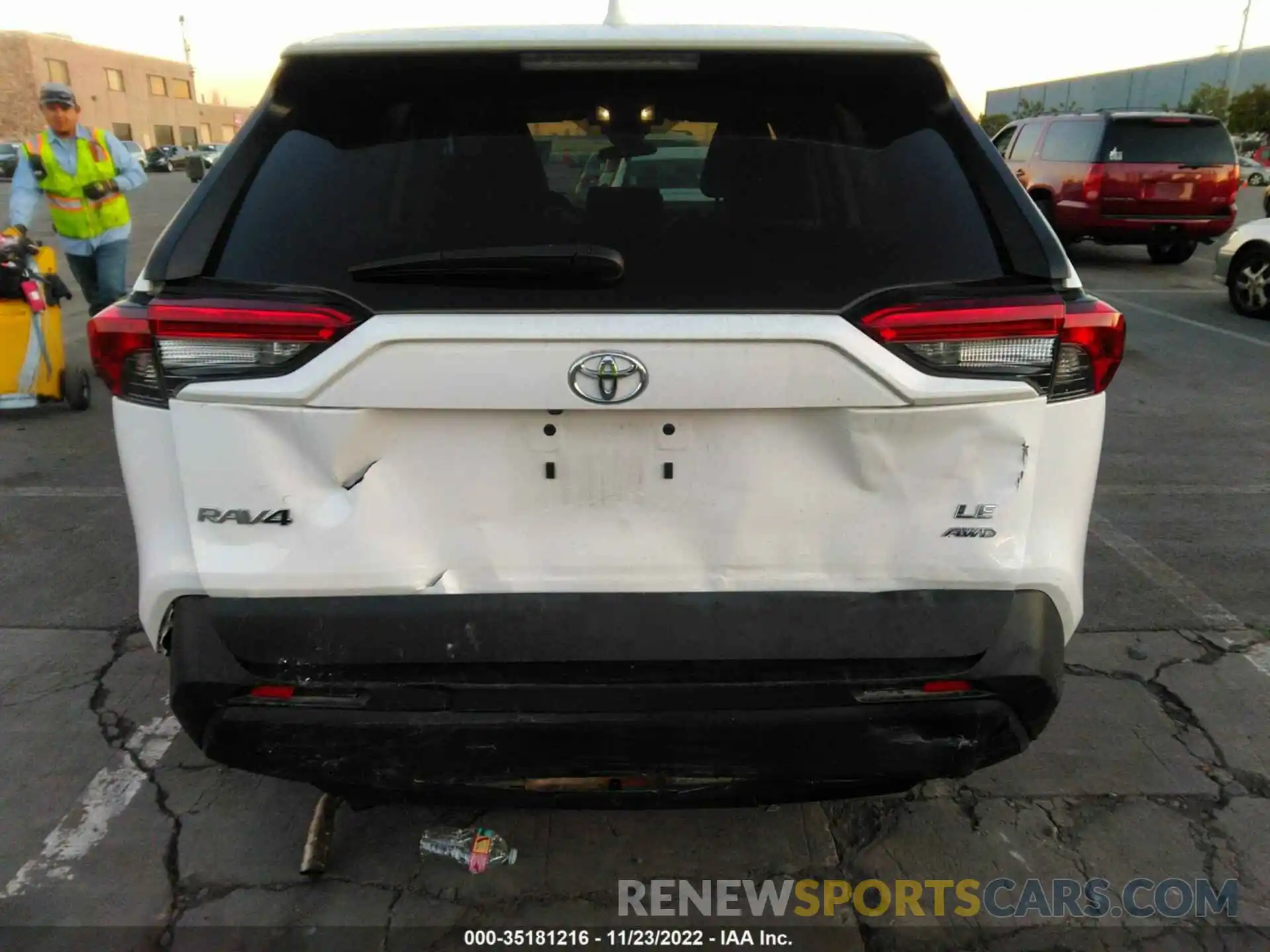 6 Photograph of a damaged car 2T3F1RFV3NC258872 TOYOTA RAV4 2022