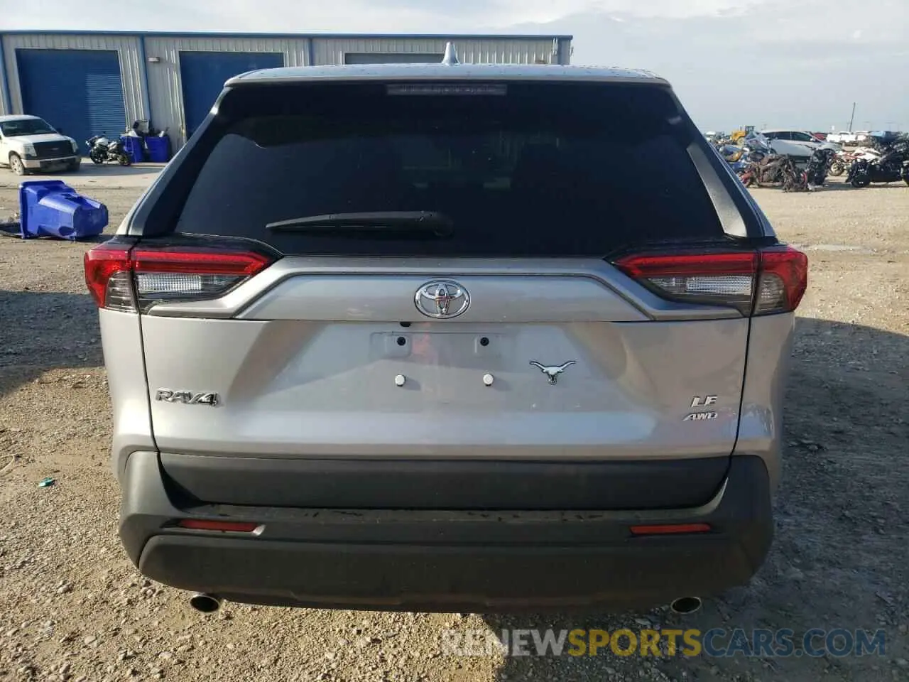 6 Photograph of a damaged car 2T3F1RFV3NW260488 TOYOTA RAV4 2022