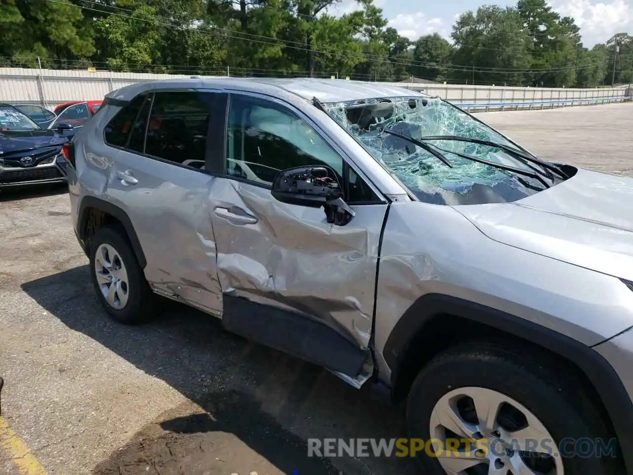 9 Photograph of a damaged car 2T3F1RFV3NW262919 TOYOTA RAV4 2022