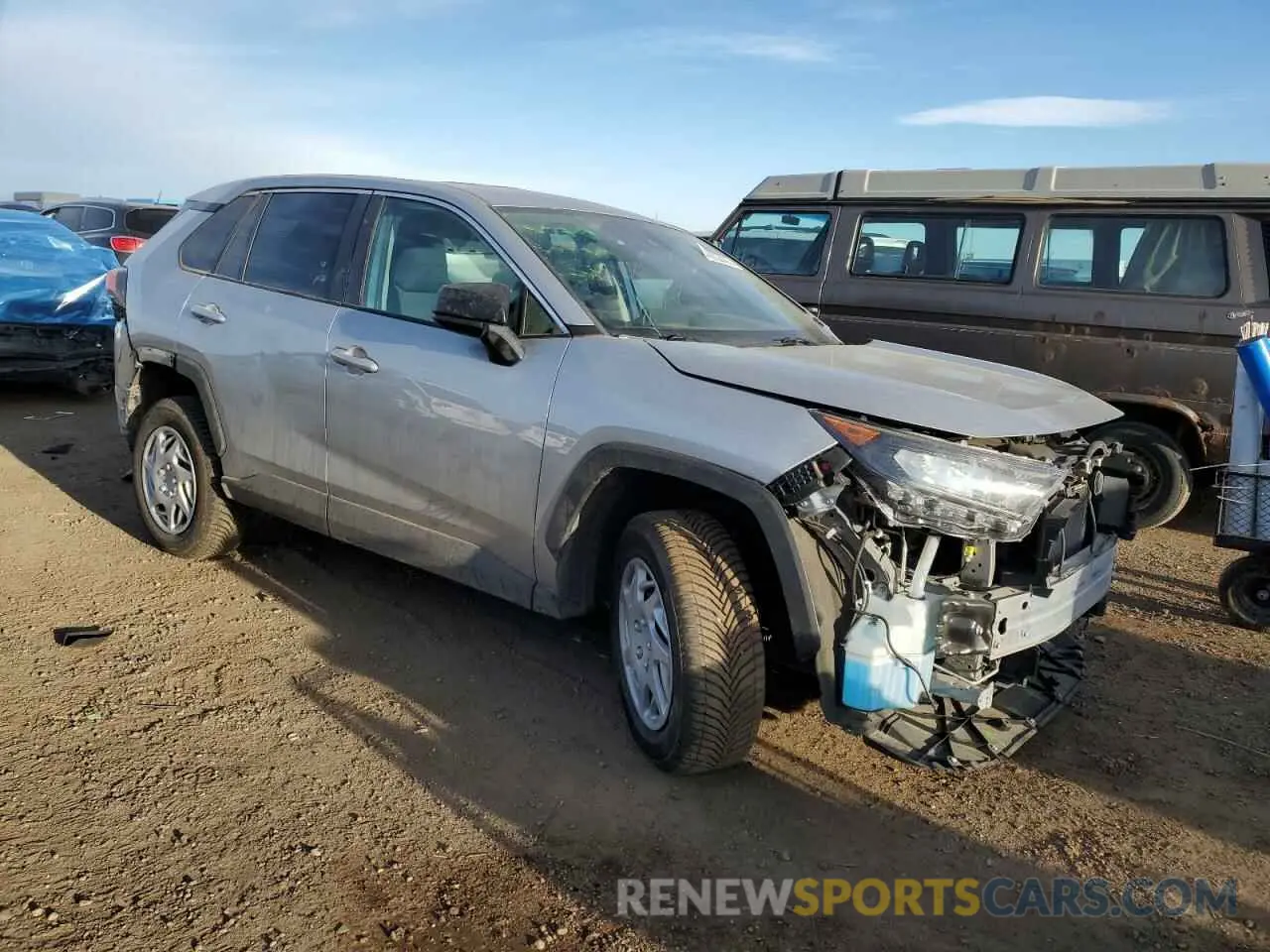 4 Photograph of a damaged car 2T3F1RFV3NW284953 TOYOTA RAV4 2022
