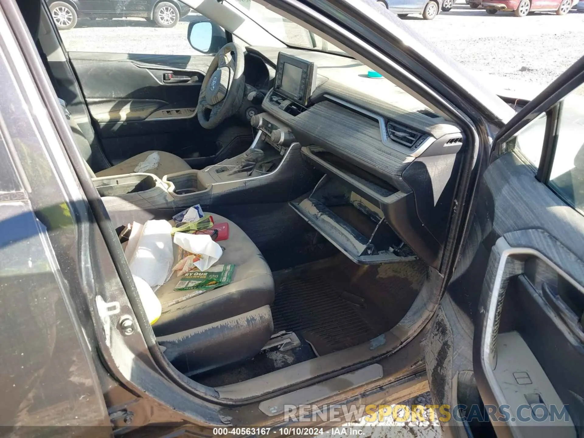 5 Photograph of a damaged car 2T3F1RFV3NW298206 TOYOTA RAV4 2022