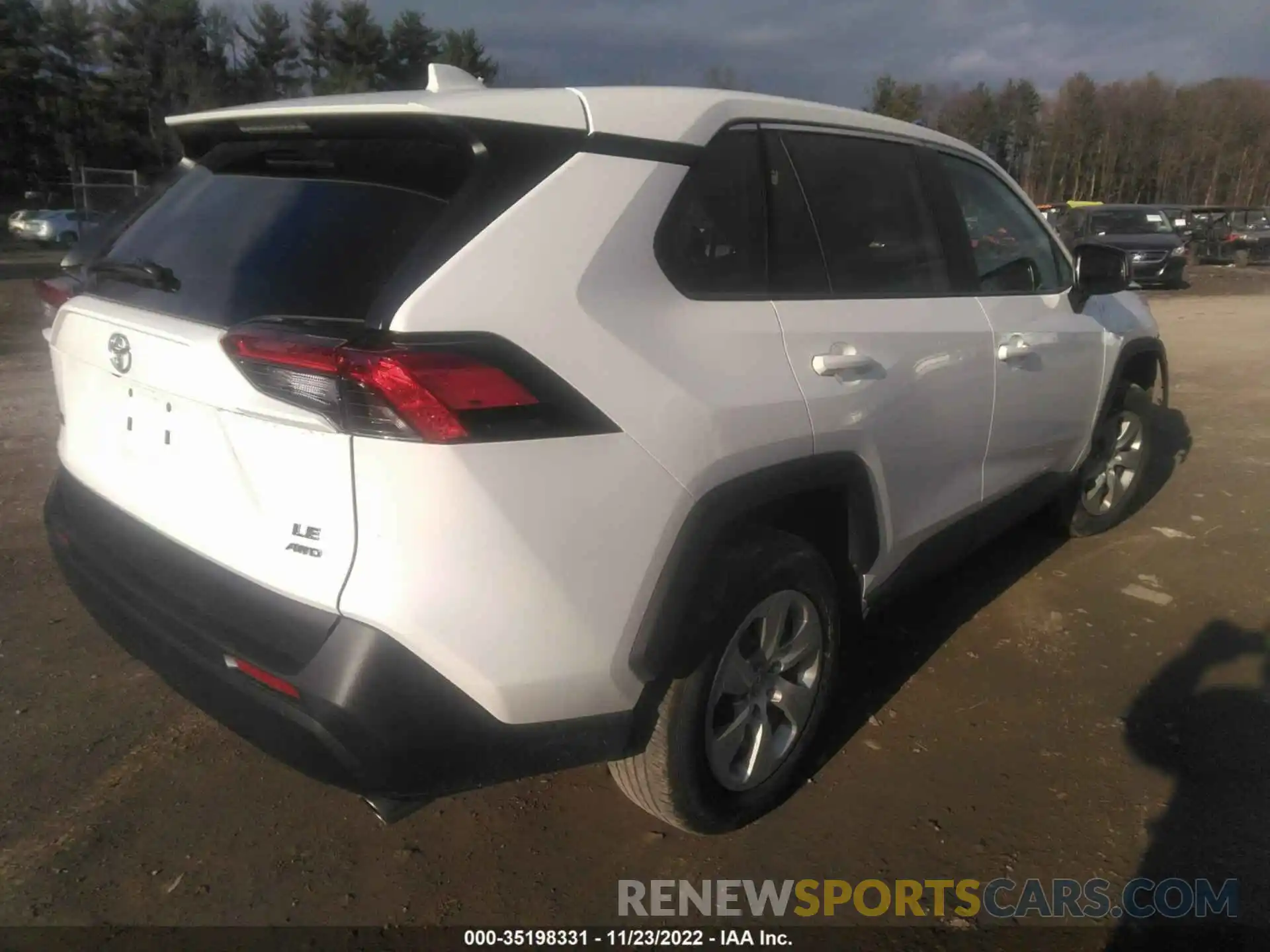 4 Photograph of a damaged car 2T3F1RFV4NC266530 TOYOTA RAV4 2022