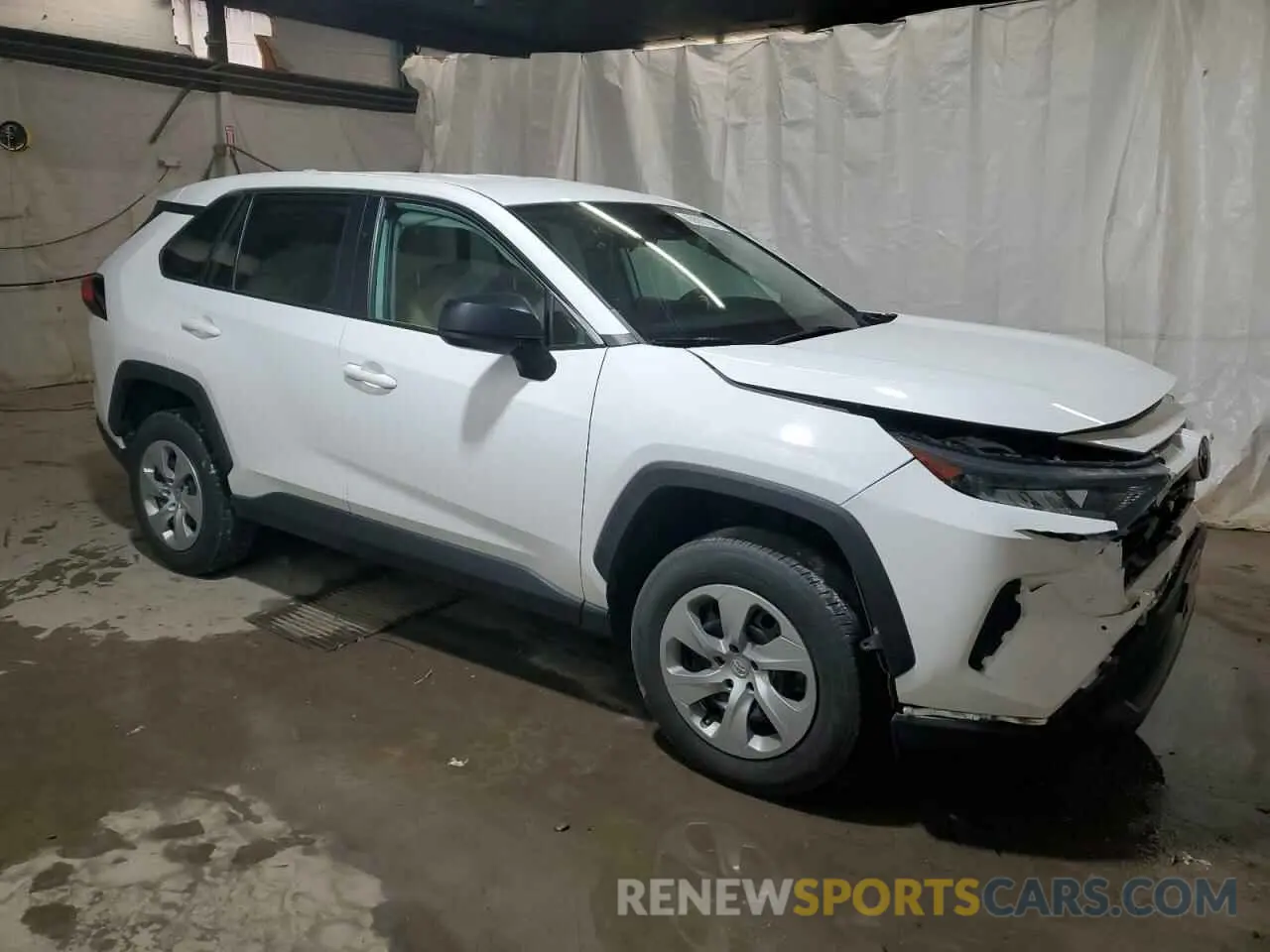 4 Photograph of a damaged car 2T3F1RFV4NC303365 TOYOTA RAV4 2022