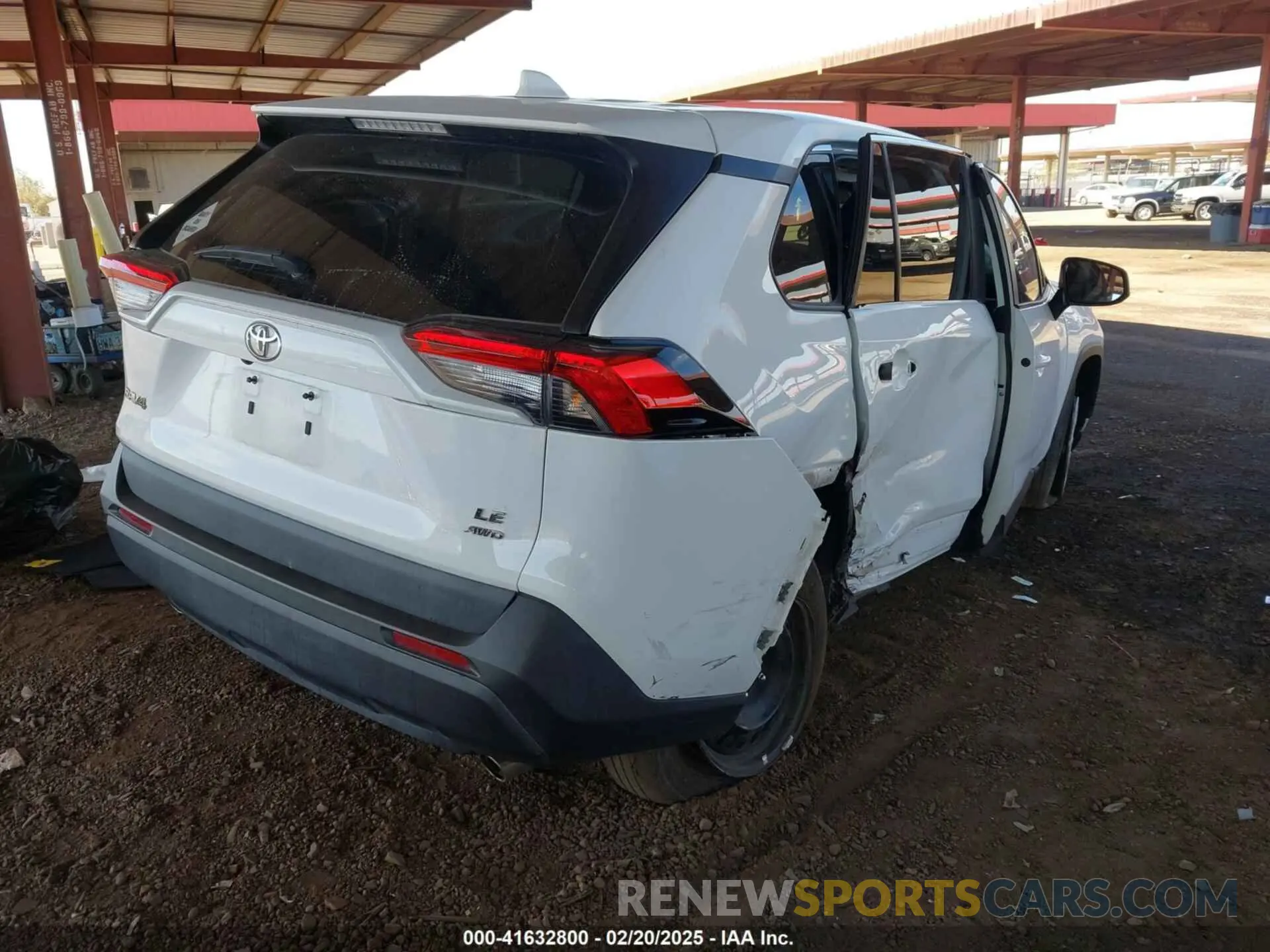 4 Photograph of a damaged car 2T3F1RFV4NW305258 TOYOTA RAV4 2022