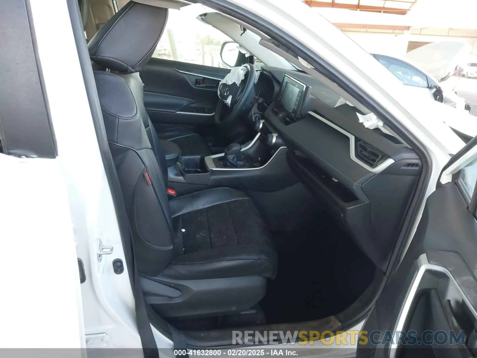 5 Photograph of a damaged car 2T3F1RFV4NW305258 TOYOTA RAV4 2022