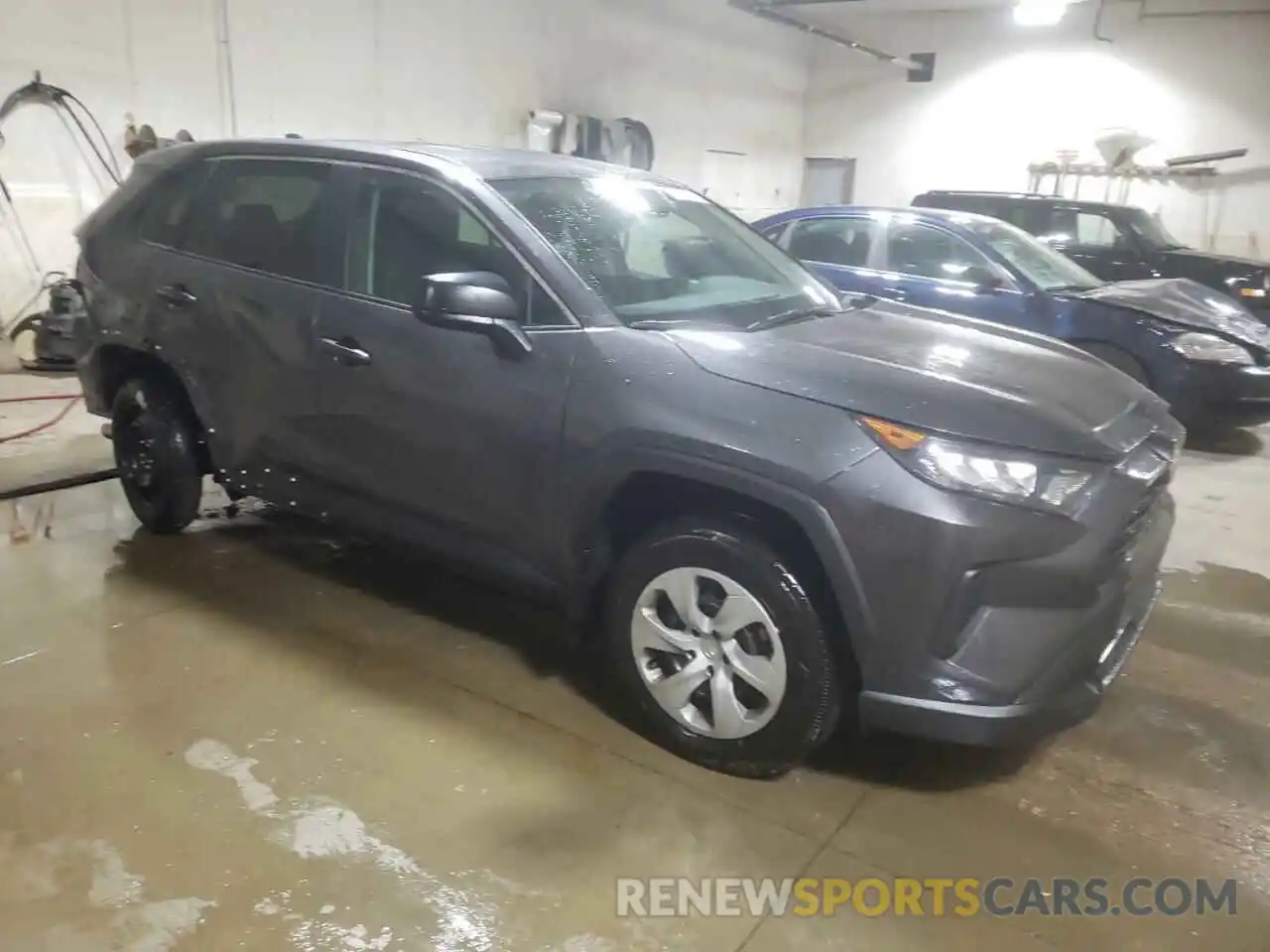 4 Photograph of a damaged car 2T3F1RFV5NC292425 TOYOTA RAV4 2022