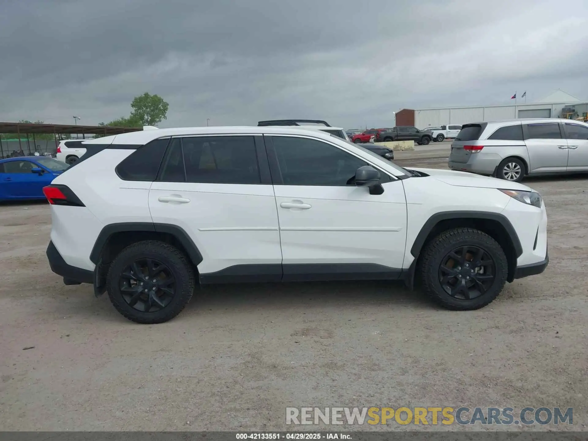 13 Photograph of a damaged car 2T3F1RFV5NC311314 TOYOTA RAV4 2022