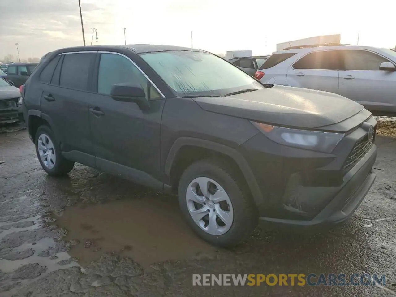 4 Photograph of a damaged car 2T3F1RFV5NC322720 TOYOTA RAV4 2022