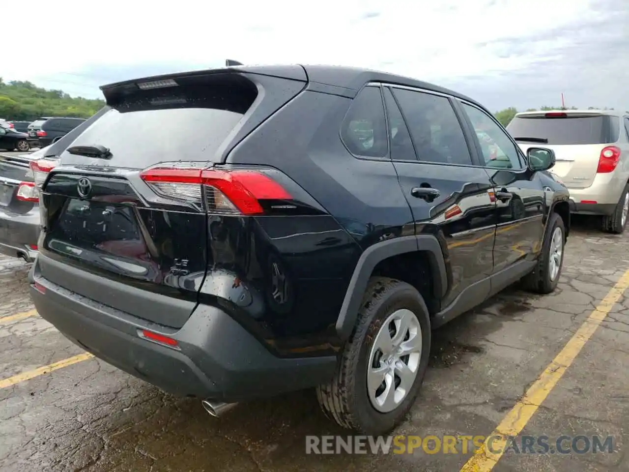 4 Photograph of a damaged car 2T3F1RFV5NW278958 TOYOTA RAV4 2022