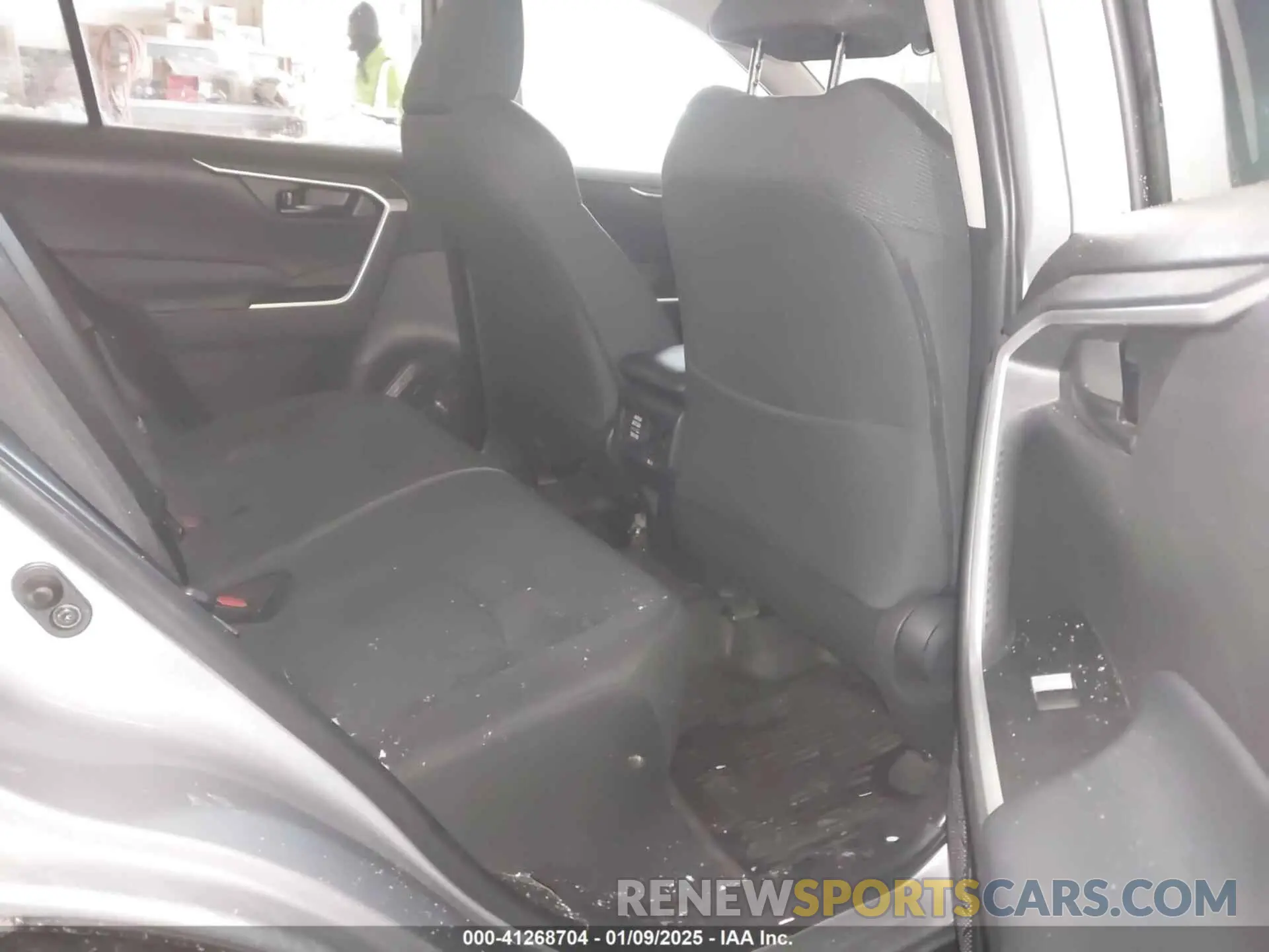 8 Photograph of a damaged car 2T3F1RFV6NW266138 TOYOTA RAV4 2022