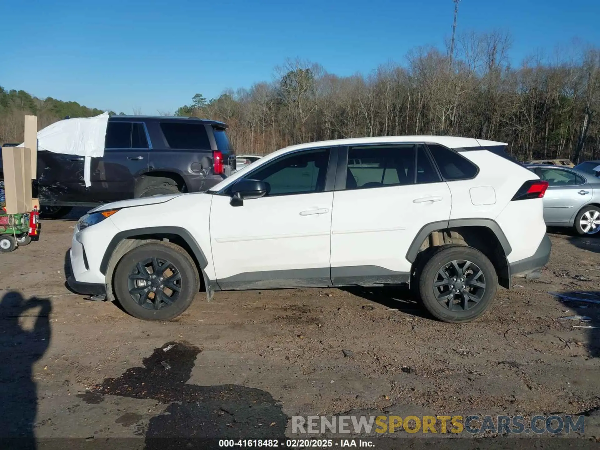 14 Photograph of a damaged car 2T3F1RFV8NC277806 TOYOTA RAV4 2022
