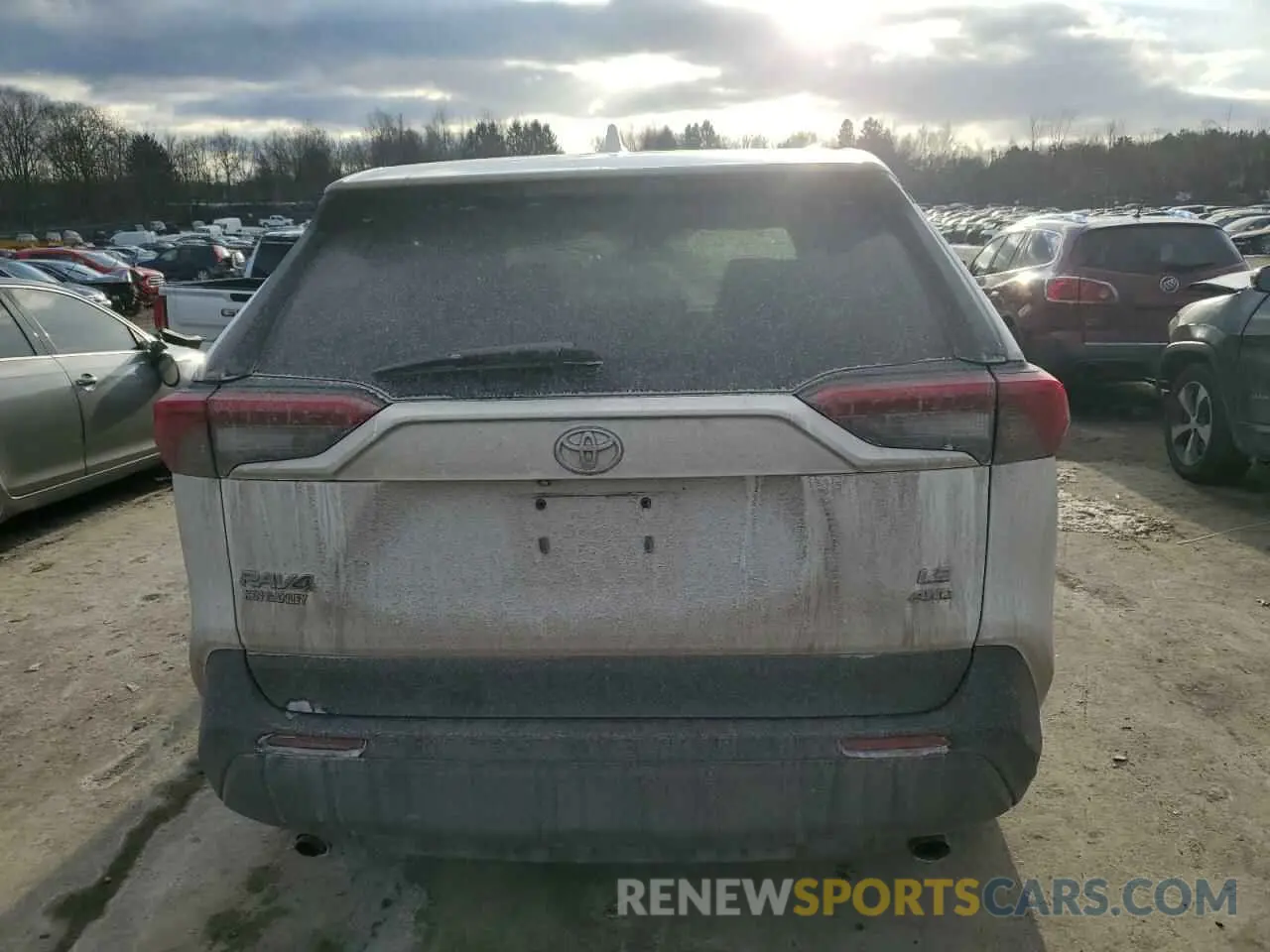 6 Photograph of a damaged car 2T3F1RFV8NC299689 TOYOTA RAV4 2022
