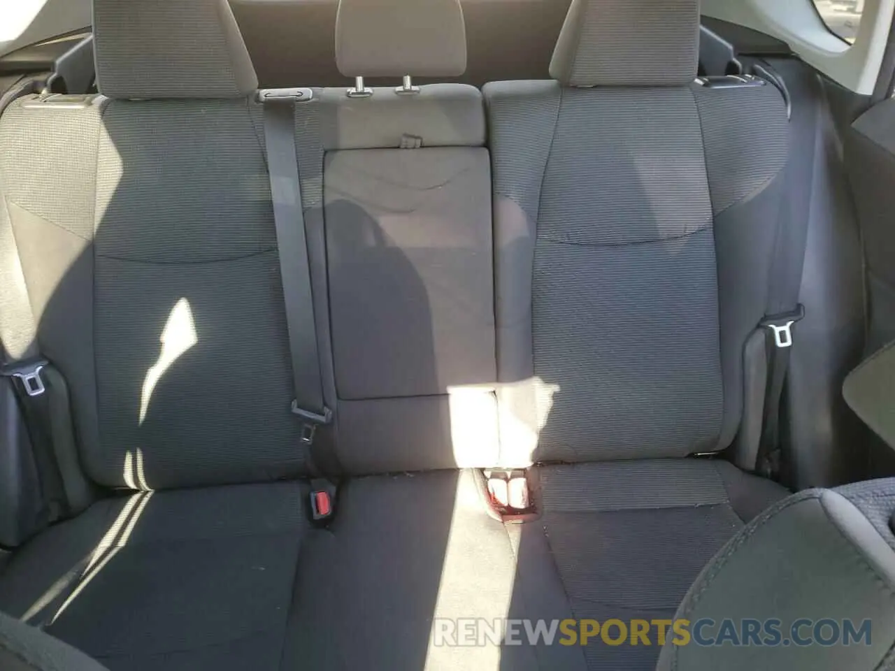 10 Photograph of a damaged car 2T3F1RFV8NW289839 TOYOTA RAV4 2022