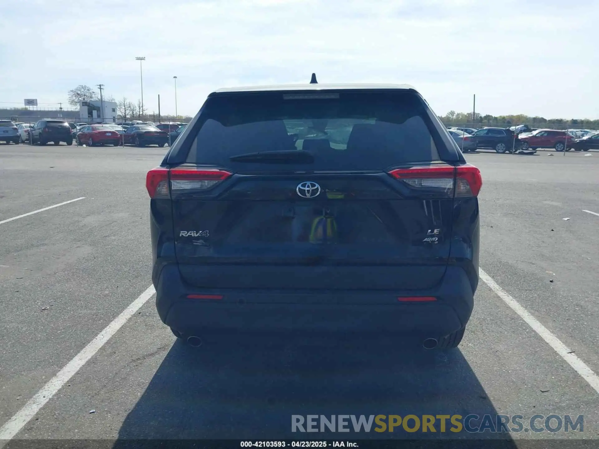 17 Photograph of a damaged car 2T3F1RFV9NC269164 TOYOTA RAV4 2022