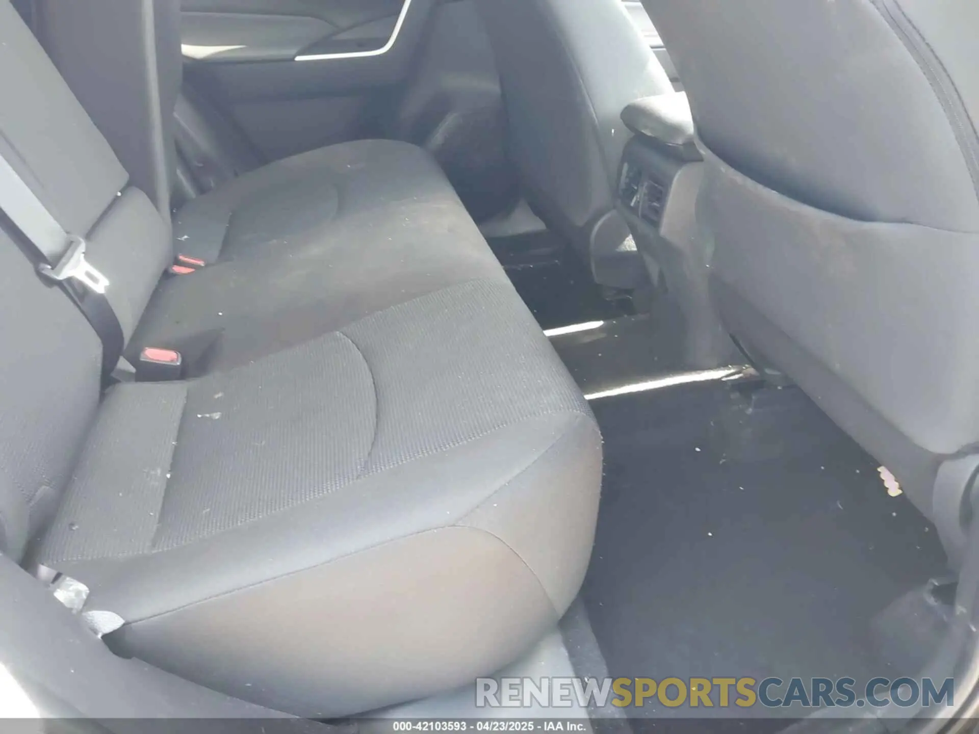 8 Photograph of a damaged car 2T3F1RFV9NC269164 TOYOTA RAV4 2022