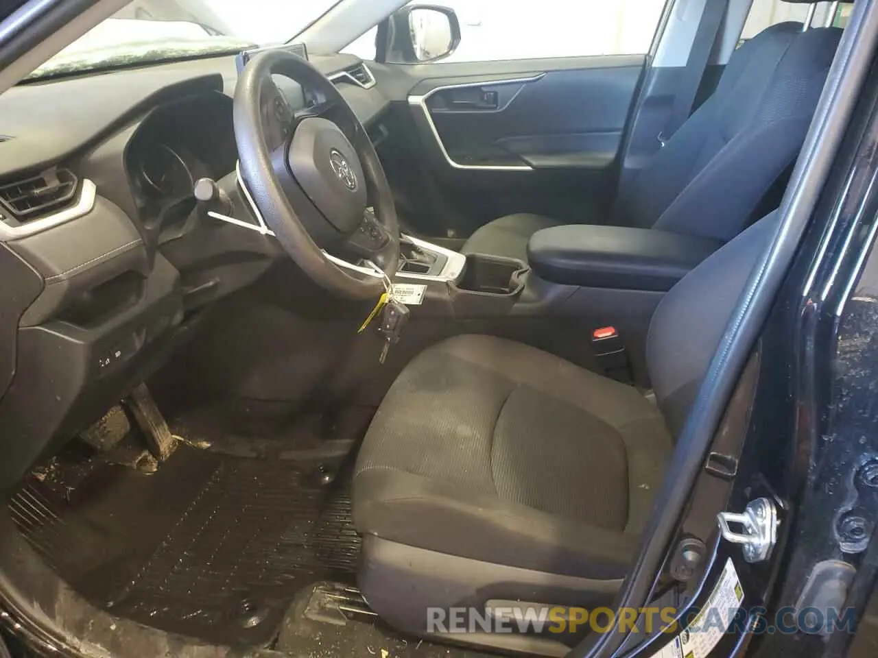 7 Photograph of a damaged car 2T3F1RFV9NW301142 TOYOTA RAV4 2022