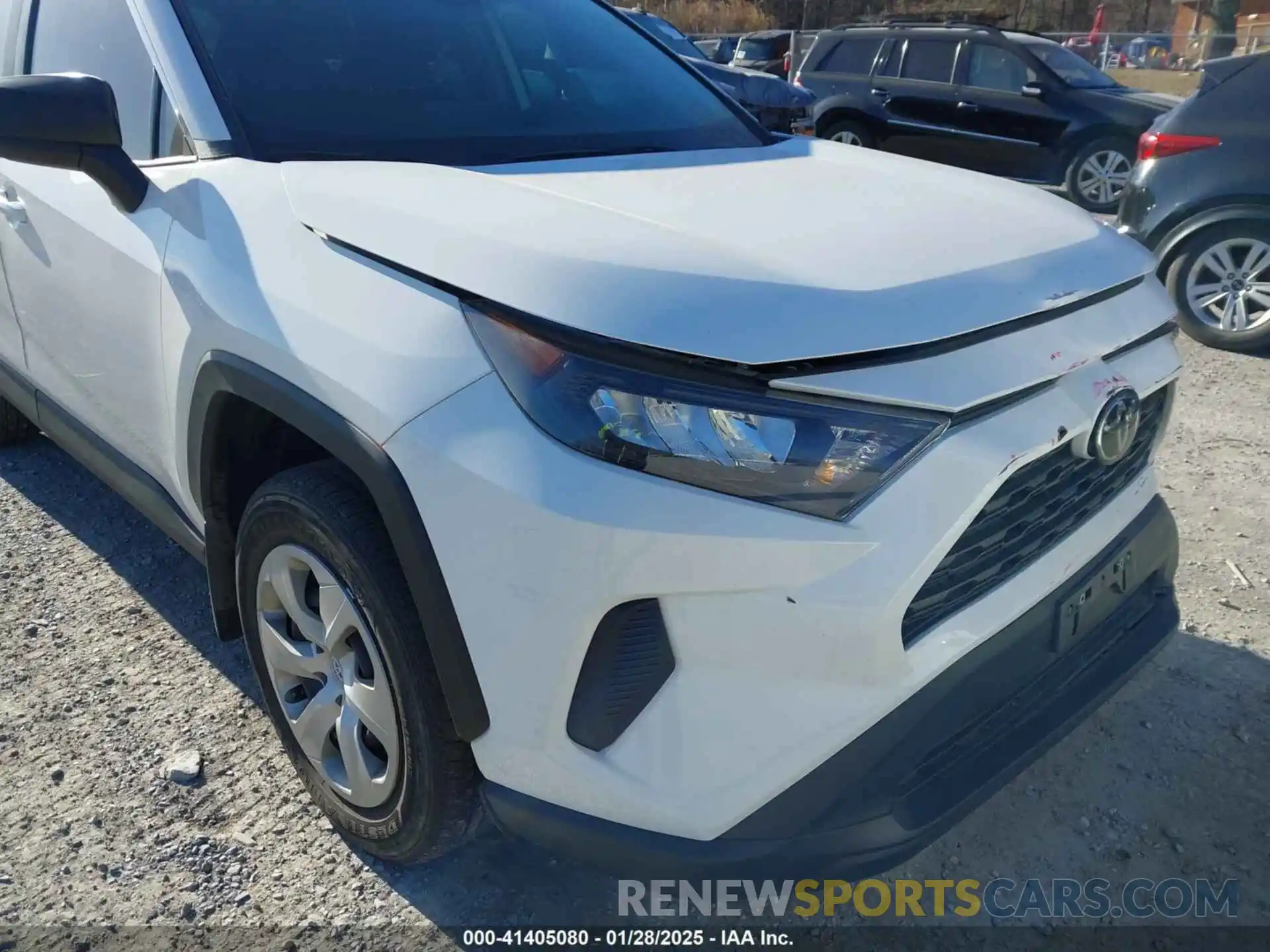 18 Photograph of a damaged car 2T3F1RFV9NW310343 TOYOTA RAV4 2022