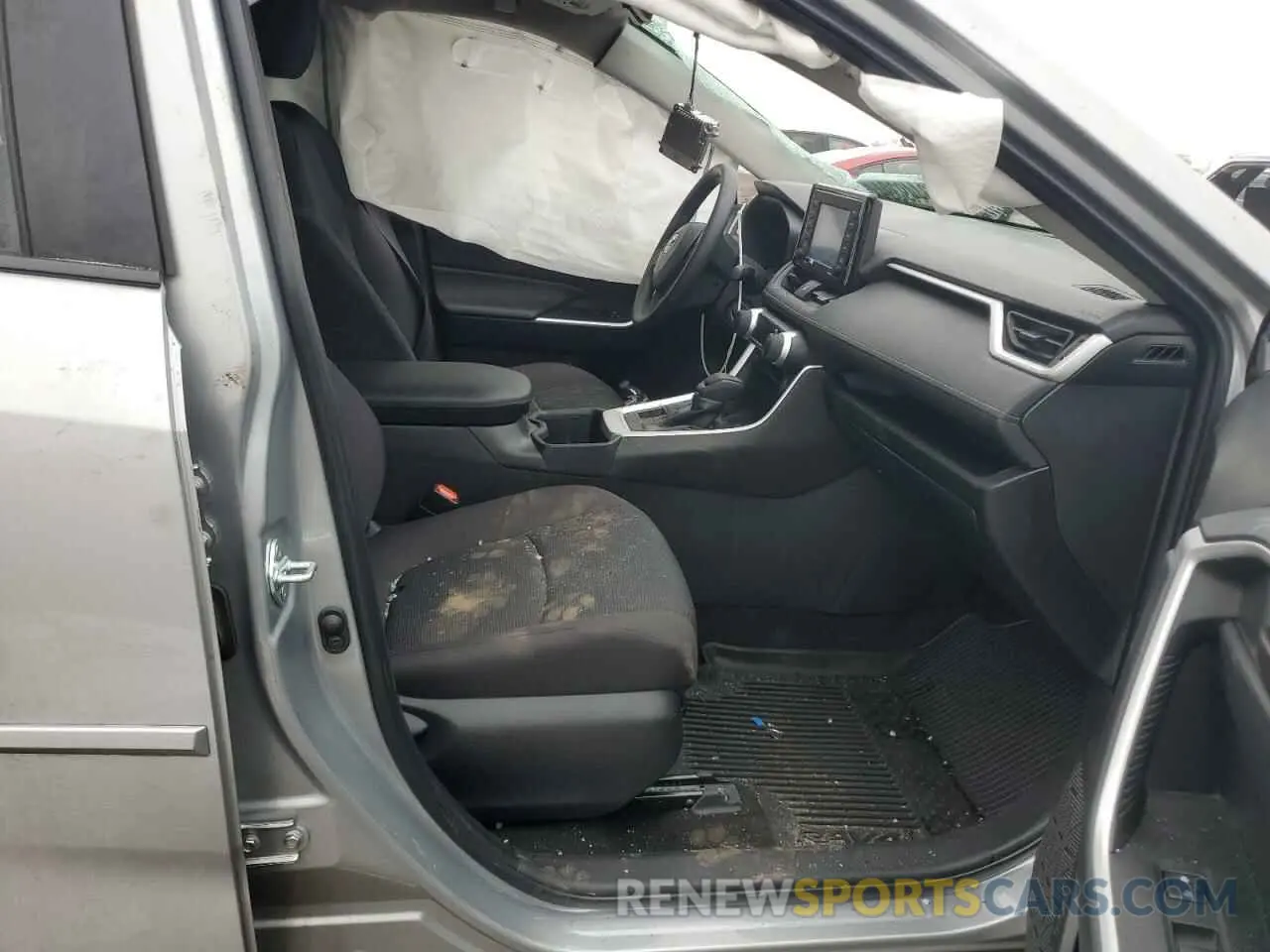 7 Photograph of a damaged car 2T3F1RFV9NW324551 TOYOTA RAV4 2022