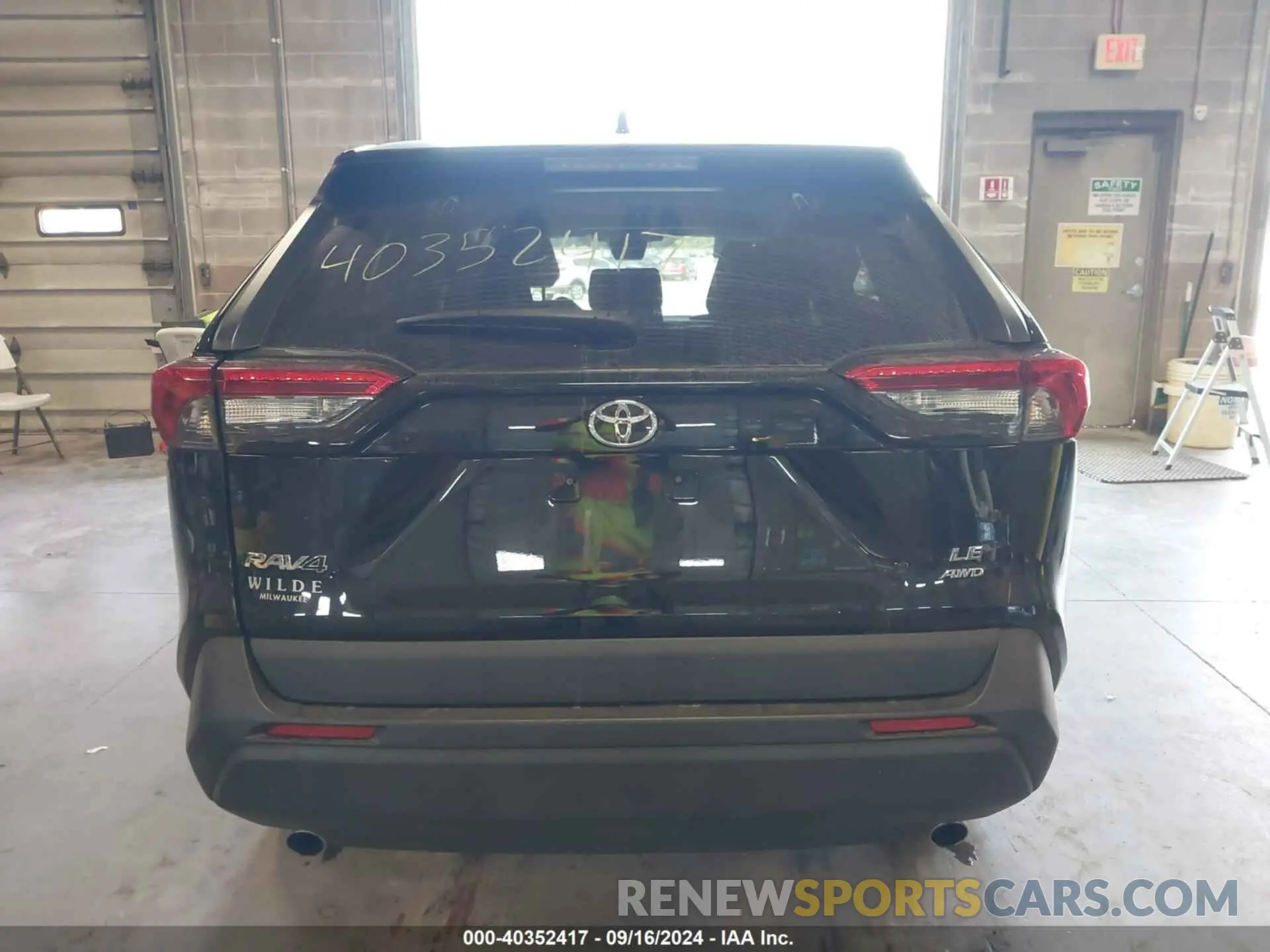 16 Photograph of a damaged car 2T3F1RFVXNC287785 TOYOTA RAV4 2022