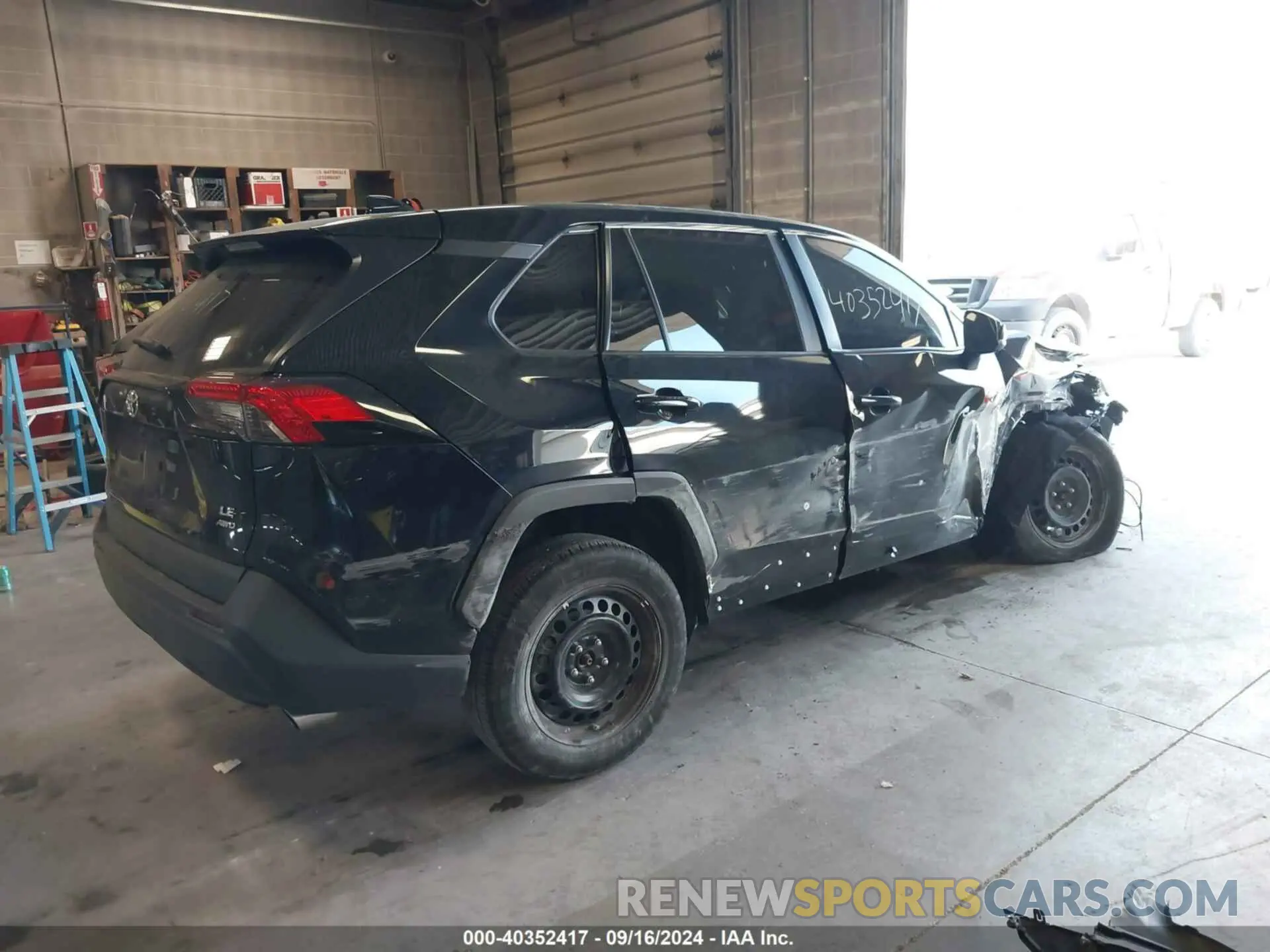 4 Photograph of a damaged car 2T3F1RFVXNC287785 TOYOTA RAV4 2022