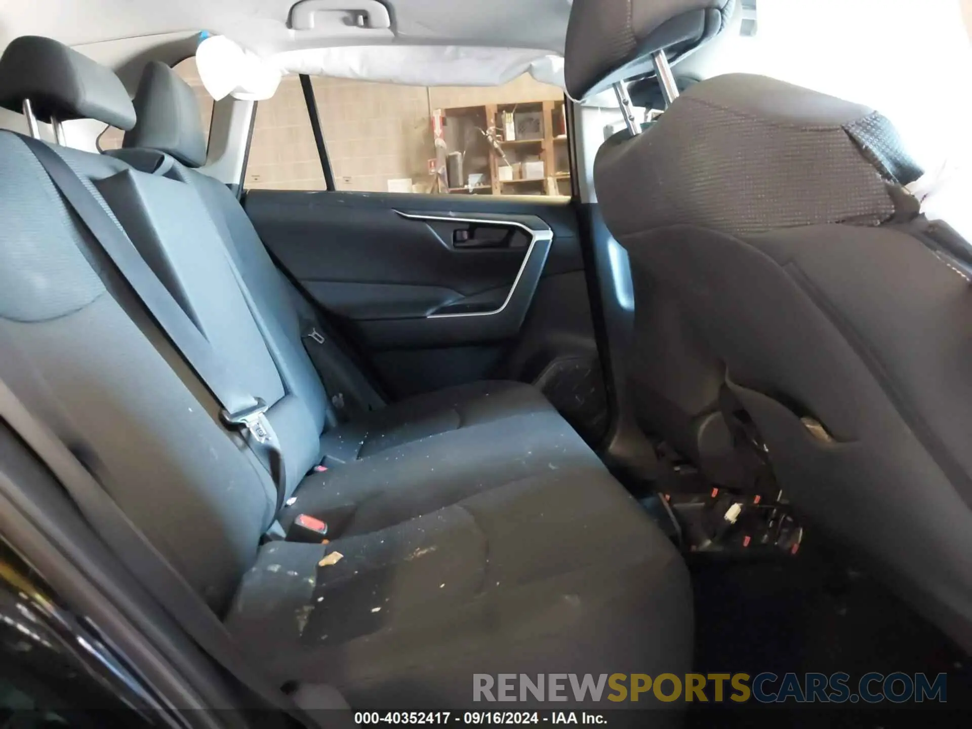 8 Photograph of a damaged car 2T3F1RFVXNC287785 TOYOTA RAV4 2022