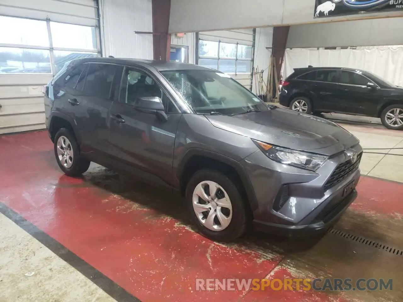 4 Photograph of a damaged car 2T3F1RFVXNC292260 TOYOTA RAV4 2022