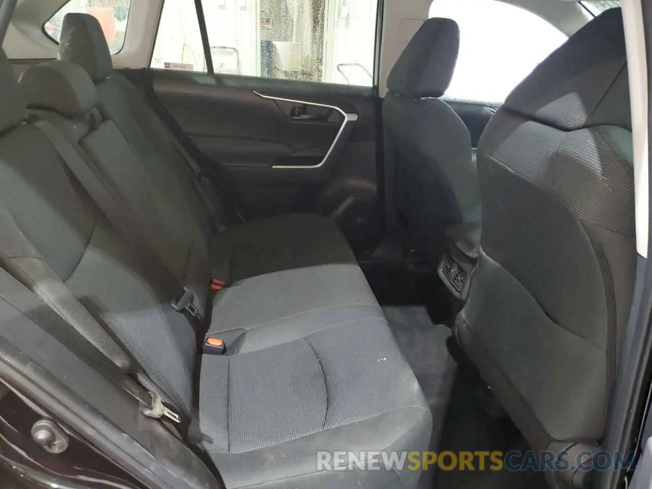 11 Photograph of a damaged car 2T3G1RFV0NC259806 TOYOTA RAV4 2022