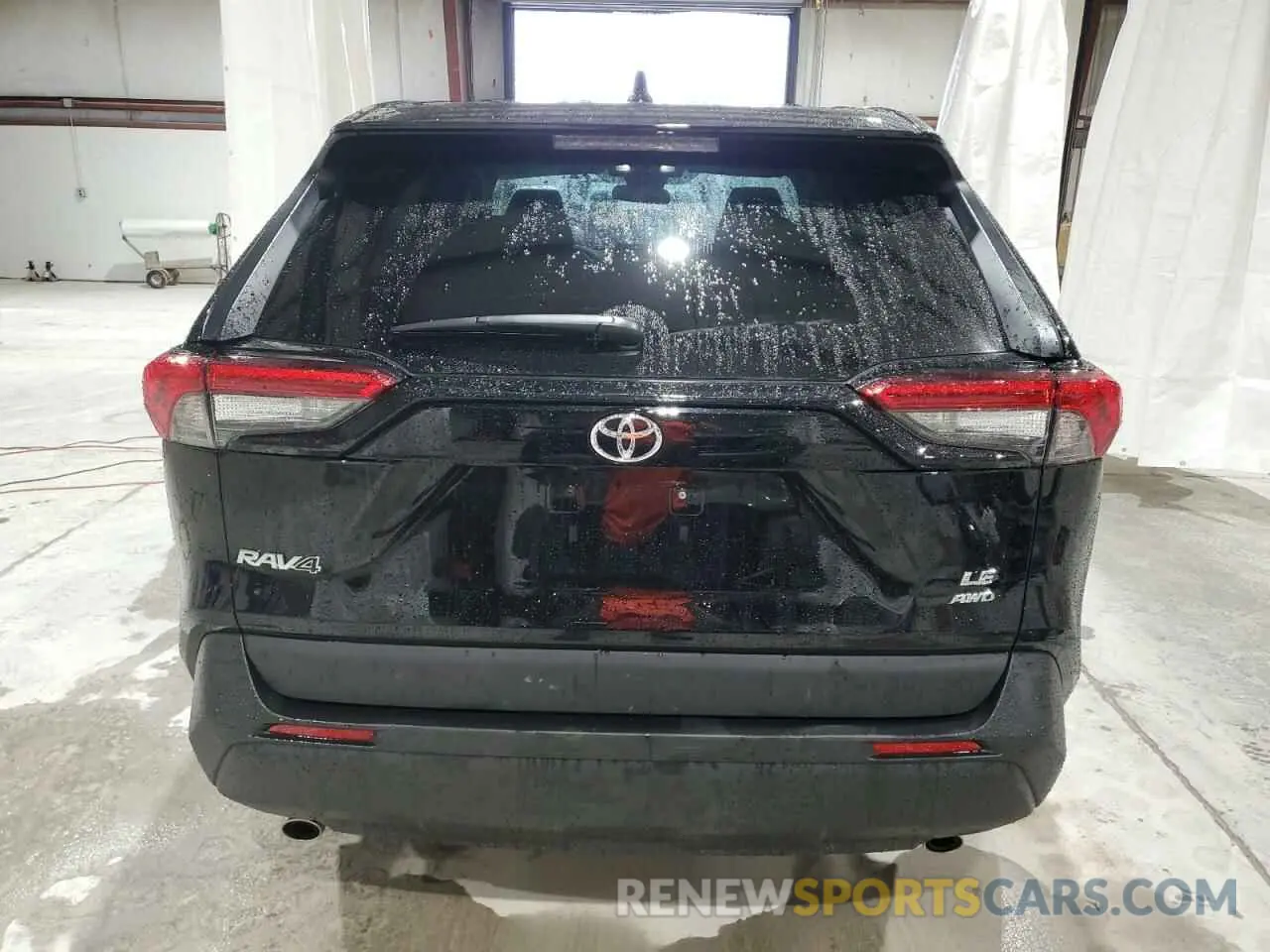6 Photograph of a damaged car 2T3G1RFV0NC259806 TOYOTA RAV4 2022