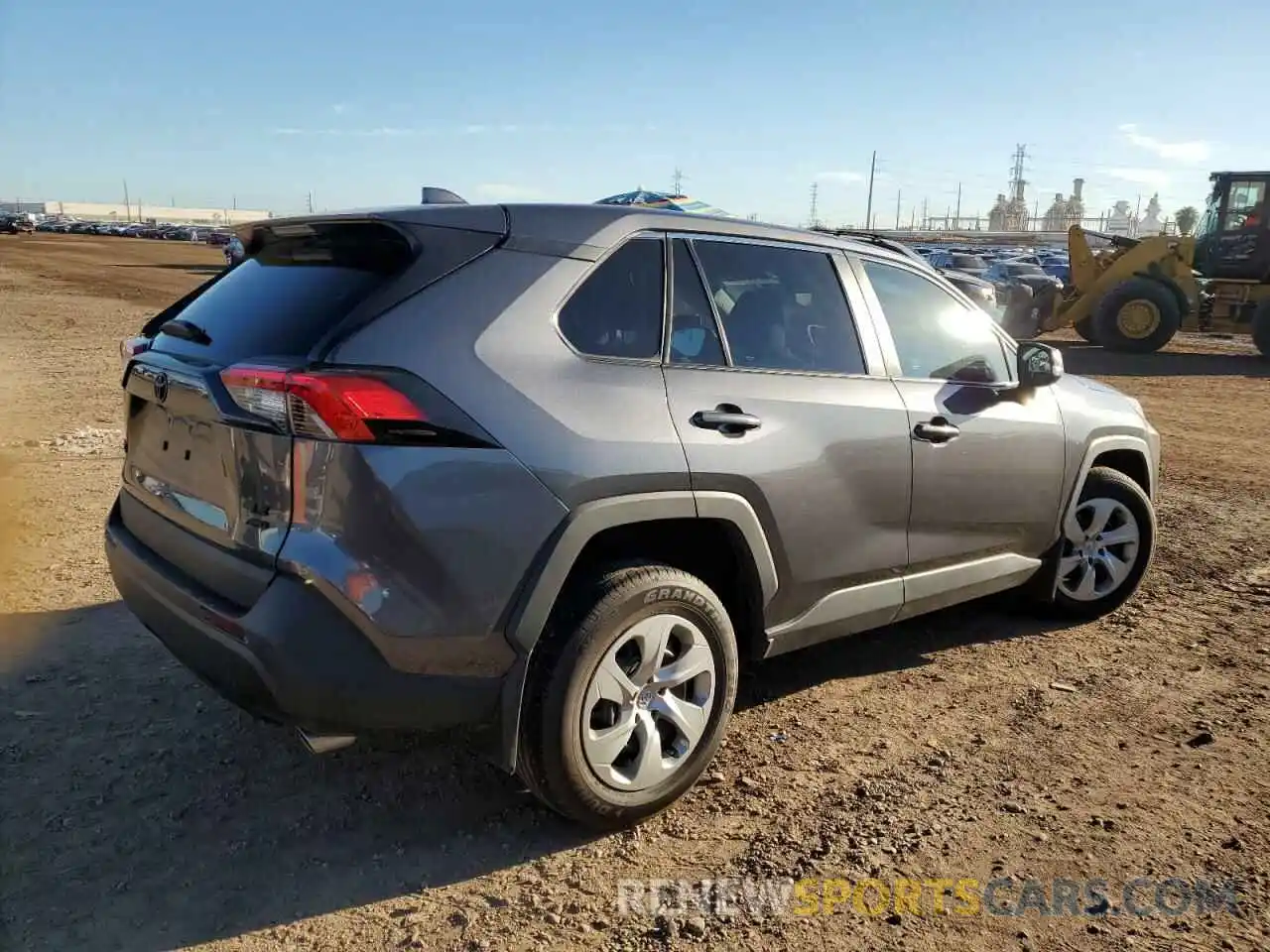 4 Photograph of a damaged car 2T3G1RFV0NC265542 TOYOTA RAV4 2022