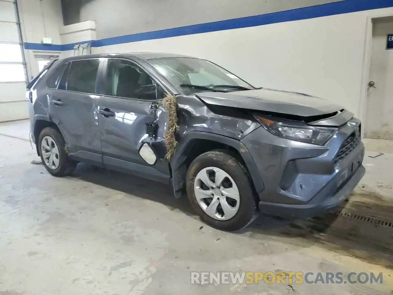 4 Photograph of a damaged car 2T3G1RFV1NC262066 TOYOTA RAV4 2022