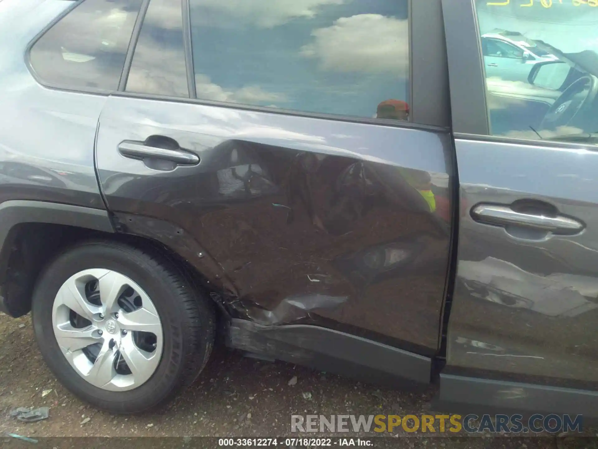 6 Photograph of a damaged car 2T3G1RFV1NC278039 TOYOTA RAV4 2022