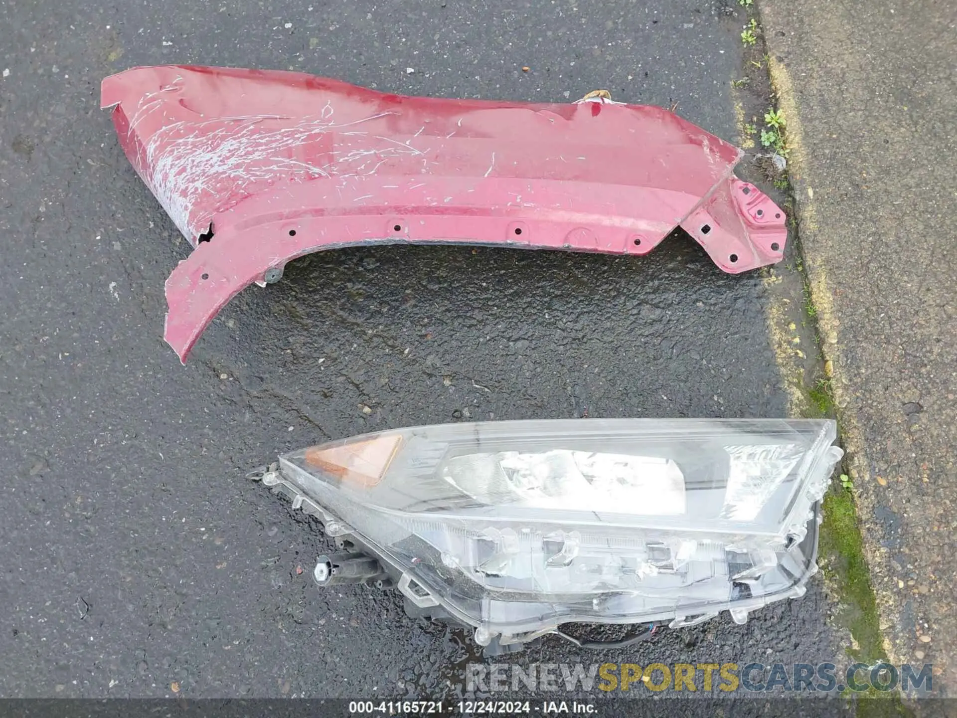 18 Photograph of a damaged car 2T3G1RFV2NW252113 TOYOTA RAV4 2022