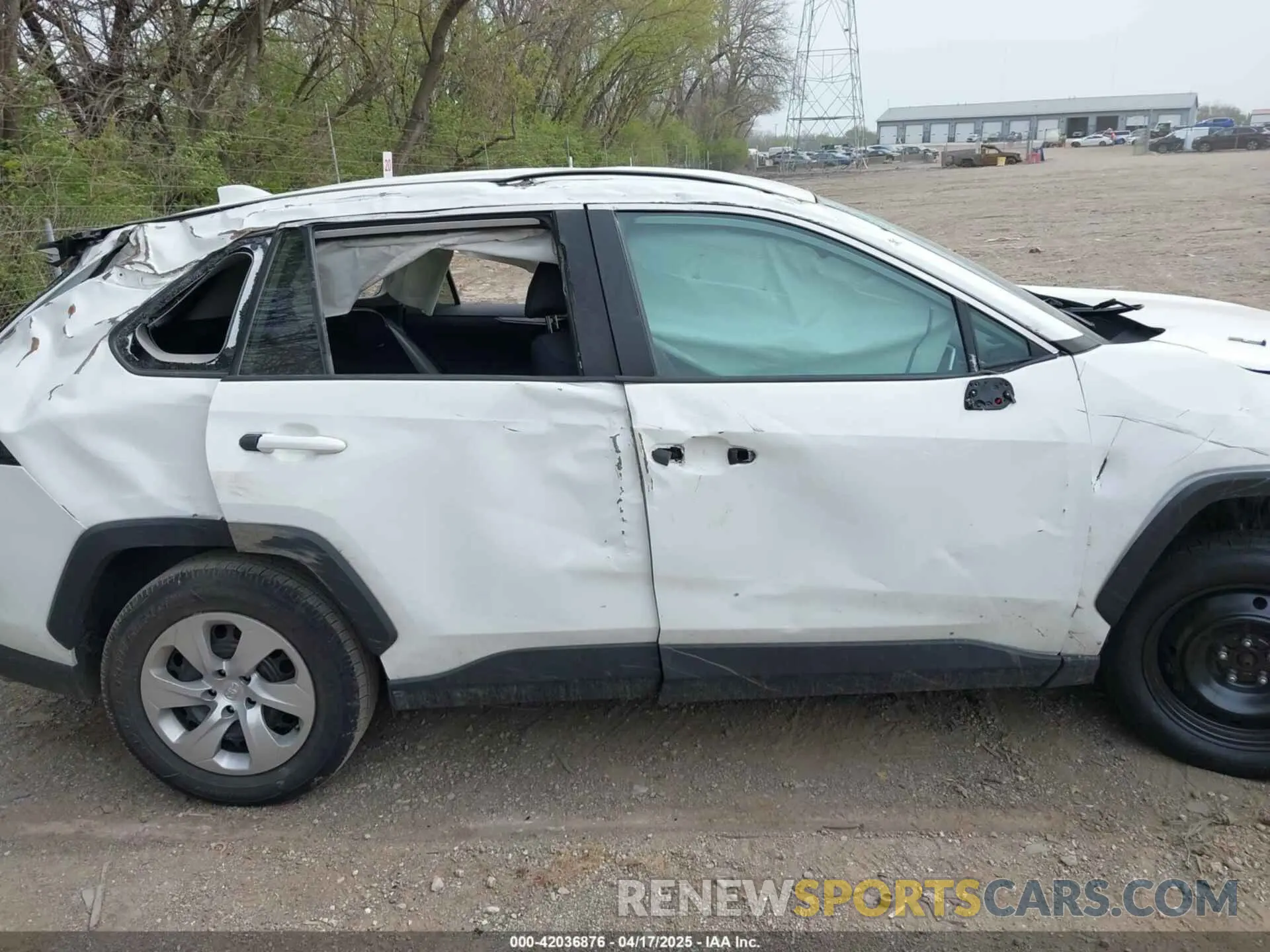 13 Photograph of a damaged car 2T3G1RFV4NW289230 TOYOTA RAV4 2022