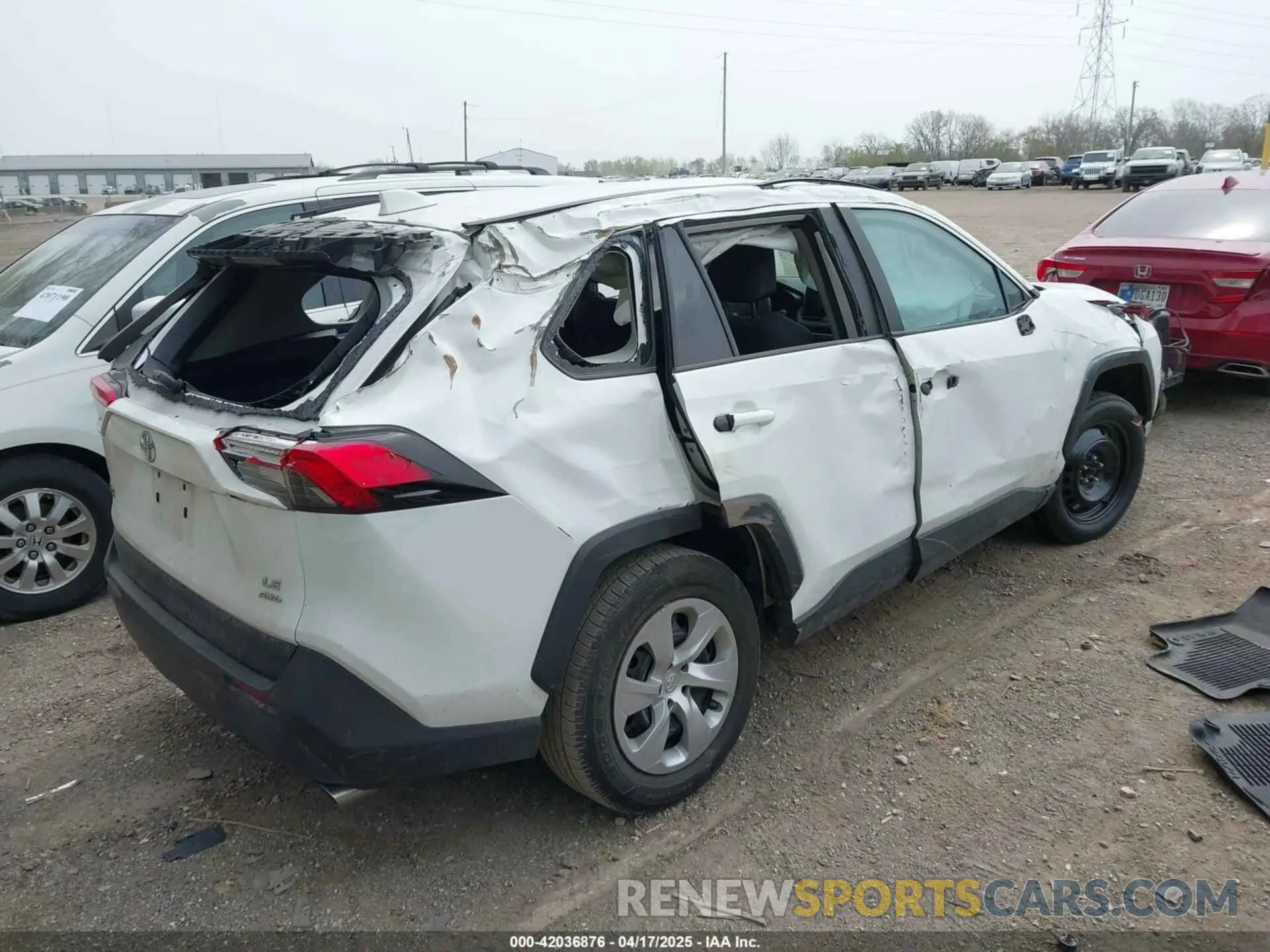 4 Photograph of a damaged car 2T3G1RFV4NW289230 TOYOTA RAV4 2022