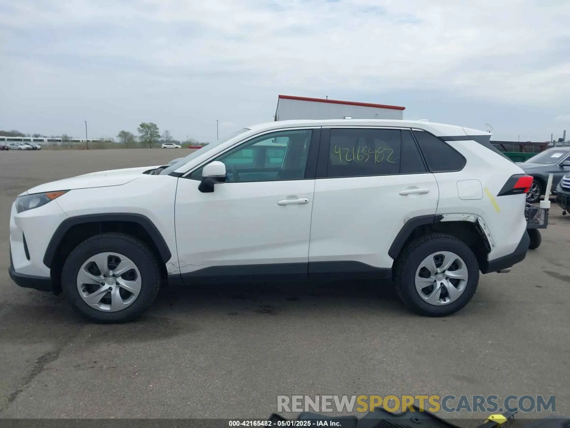 14 Photograph of a damaged car 2T3G1RFV4NW308956 TOYOTA RAV4 2022