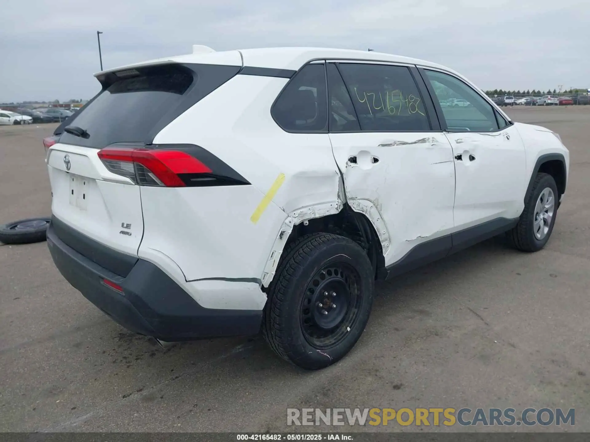 4 Photograph of a damaged car 2T3G1RFV4NW308956 TOYOTA RAV4 2022