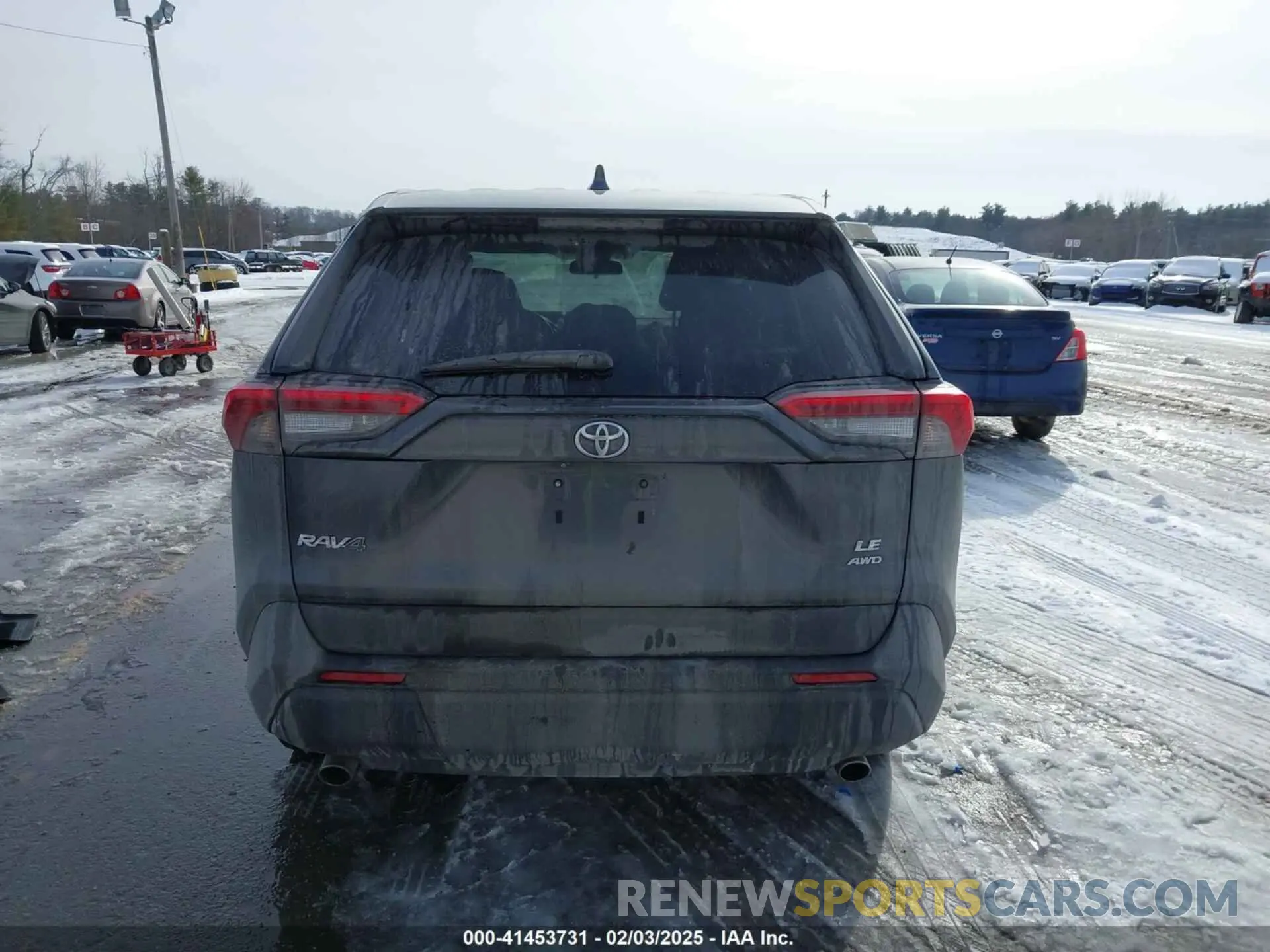 16 Photograph of a damaged car 2T3G1RFV5NC272602 TOYOTA RAV4 2022