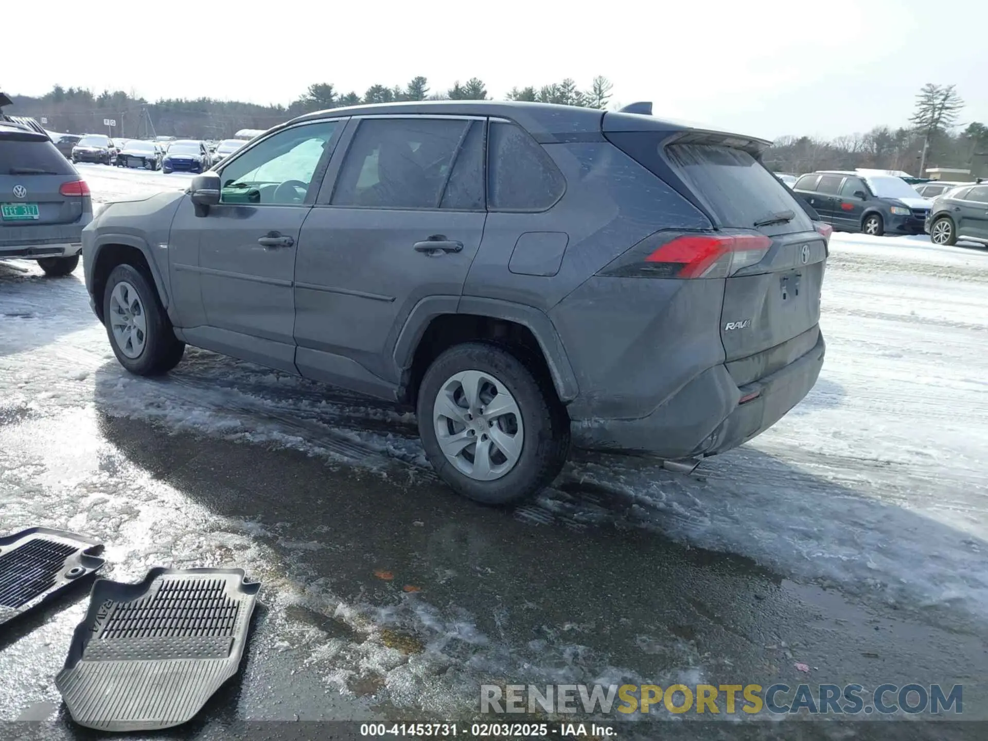 3 Photograph of a damaged car 2T3G1RFV5NC272602 TOYOTA RAV4 2022