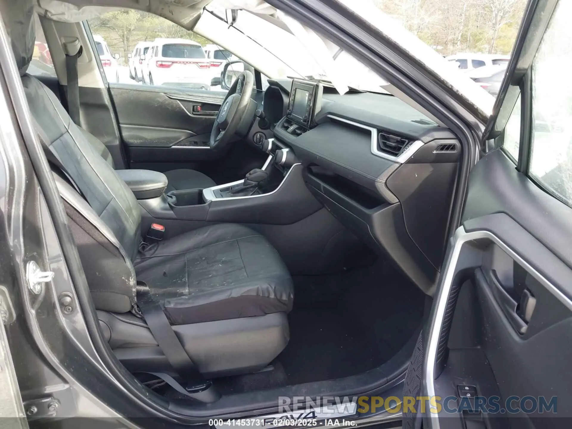 5 Photograph of a damaged car 2T3G1RFV5NC272602 TOYOTA RAV4 2022