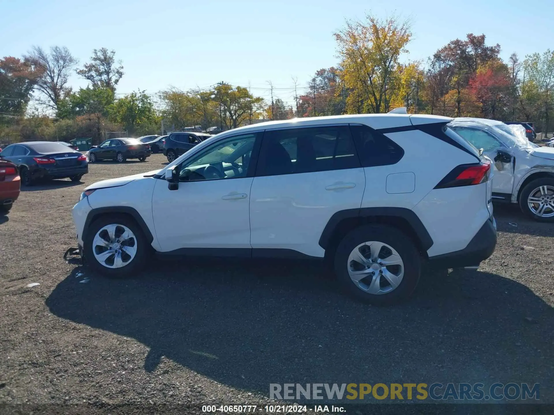 14 Photograph of a damaged car 2T3G1RFV6NW318114 TOYOTA RAV4 2022