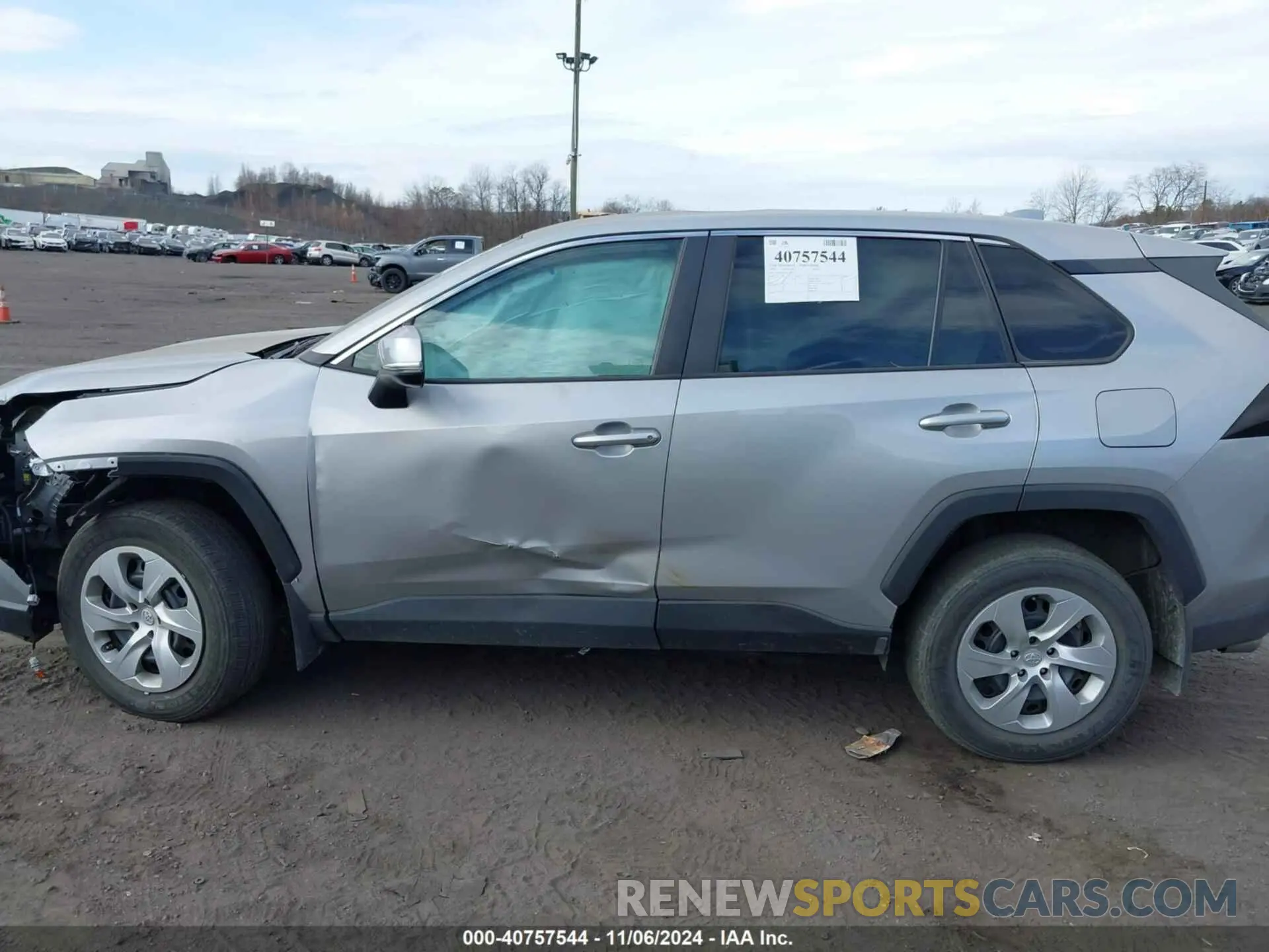 14 Photograph of a damaged car 2T3G1RFV7NW281915 TOYOTA RAV4 2022