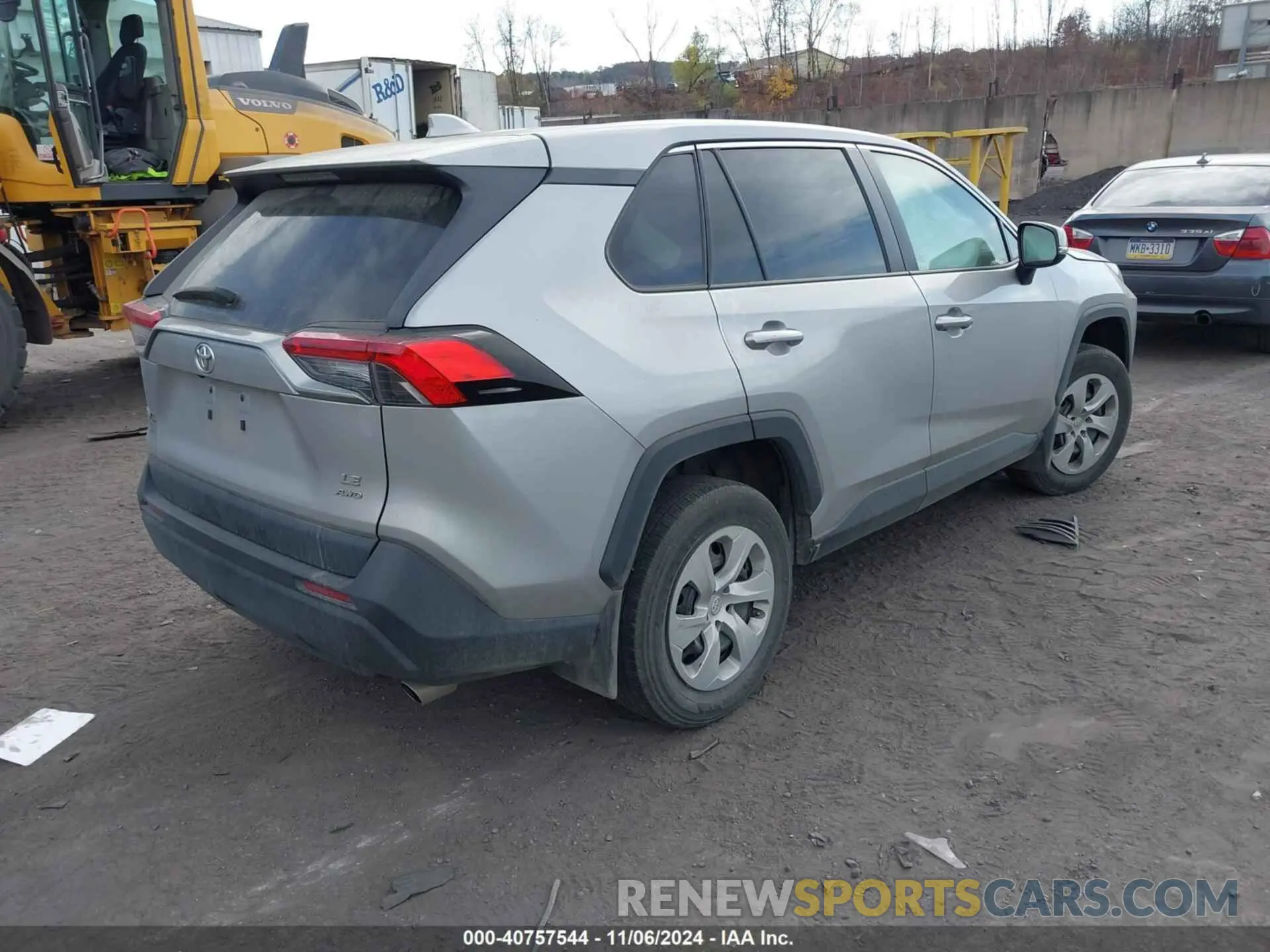 4 Photograph of a damaged car 2T3G1RFV7NW281915 TOYOTA RAV4 2022