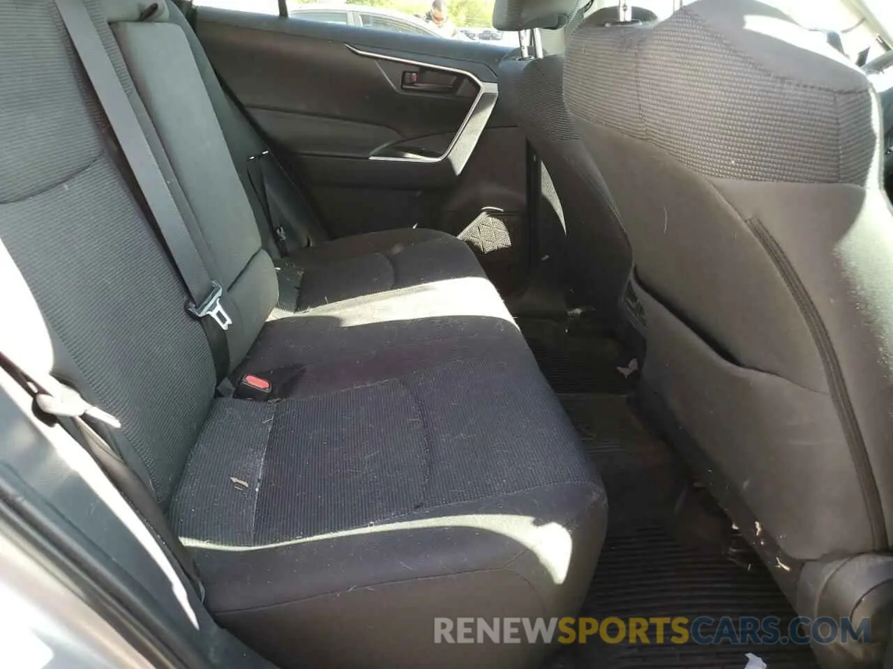 10 Photograph of a damaged car 2T3G1RFV7NW292493 TOYOTA RAV4 2022