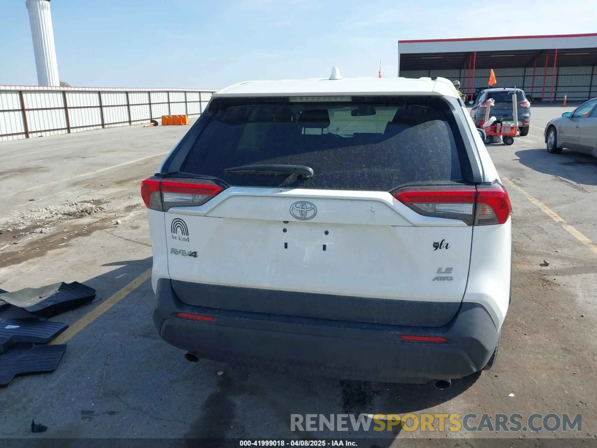 17 Photograph of a damaged car 2T3G1RFV8NC257124 TOYOTA RAV4 2022