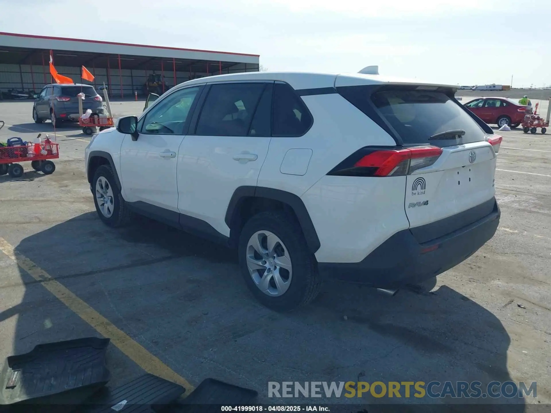 3 Photograph of a damaged car 2T3G1RFV8NC257124 TOYOTA RAV4 2022