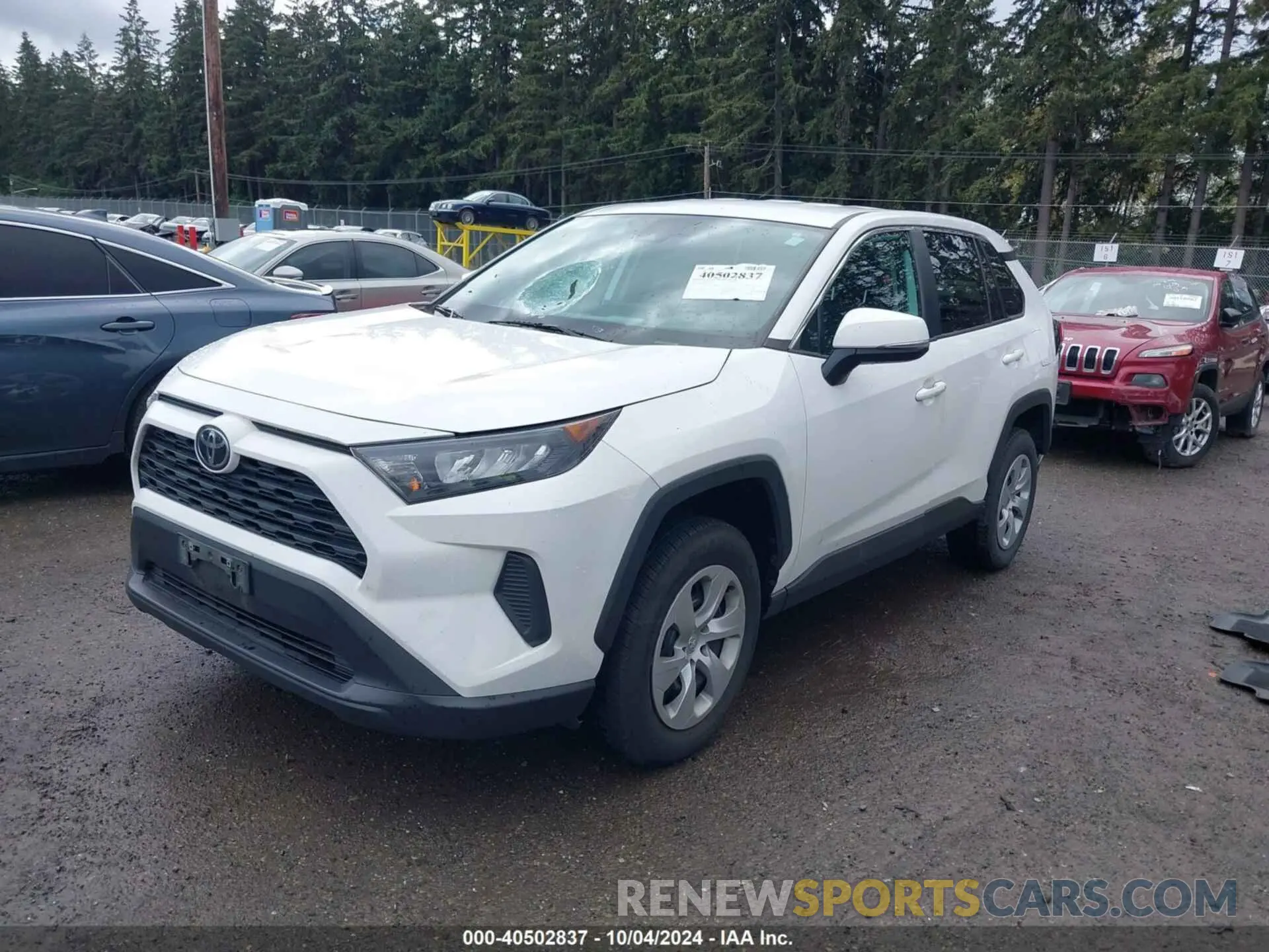 2 Photograph of a damaged car 2T3G1RFV8NC273632 TOYOTA RAV4 2022