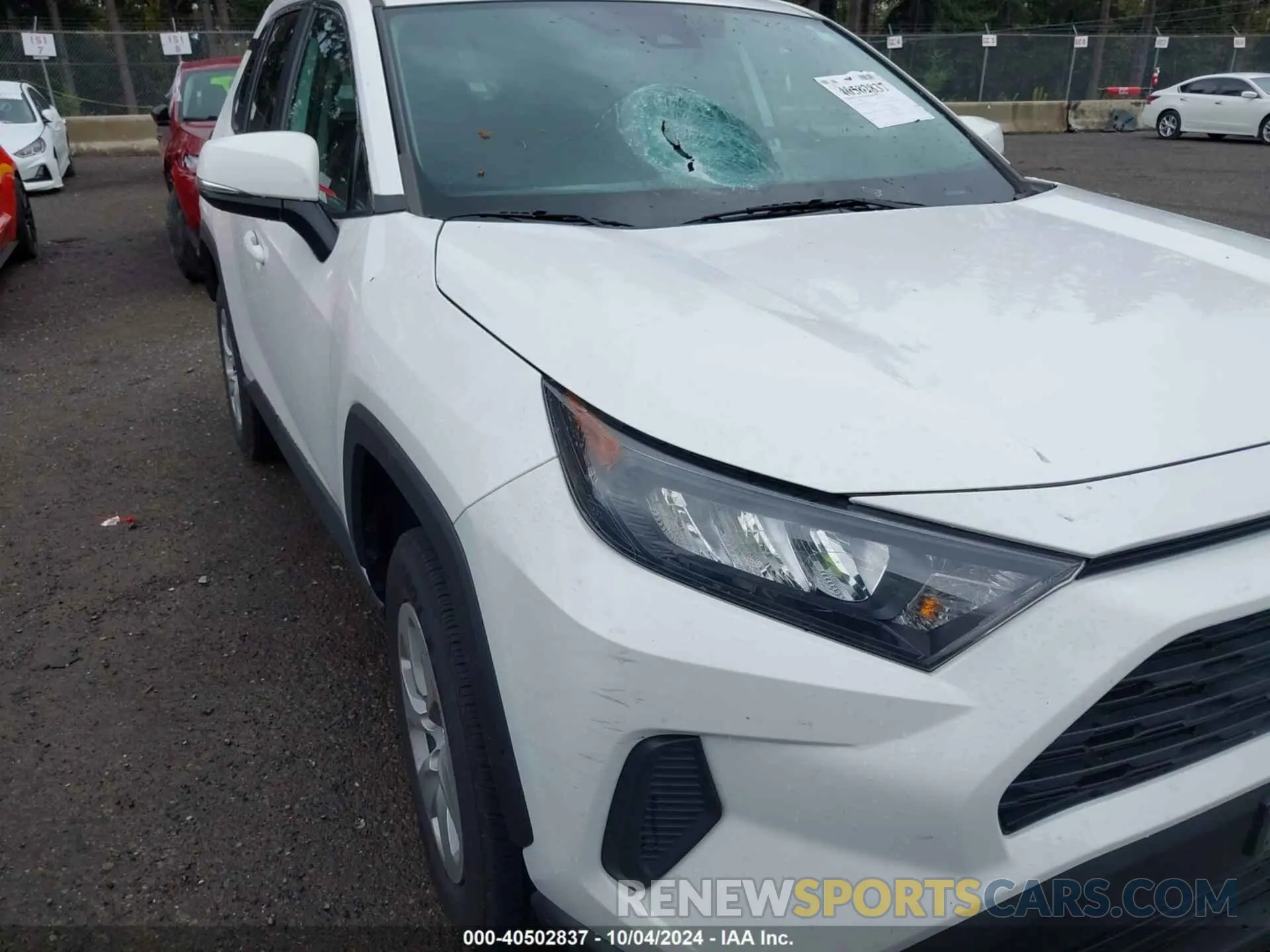 6 Photograph of a damaged car 2T3G1RFV8NC273632 TOYOTA RAV4 2022